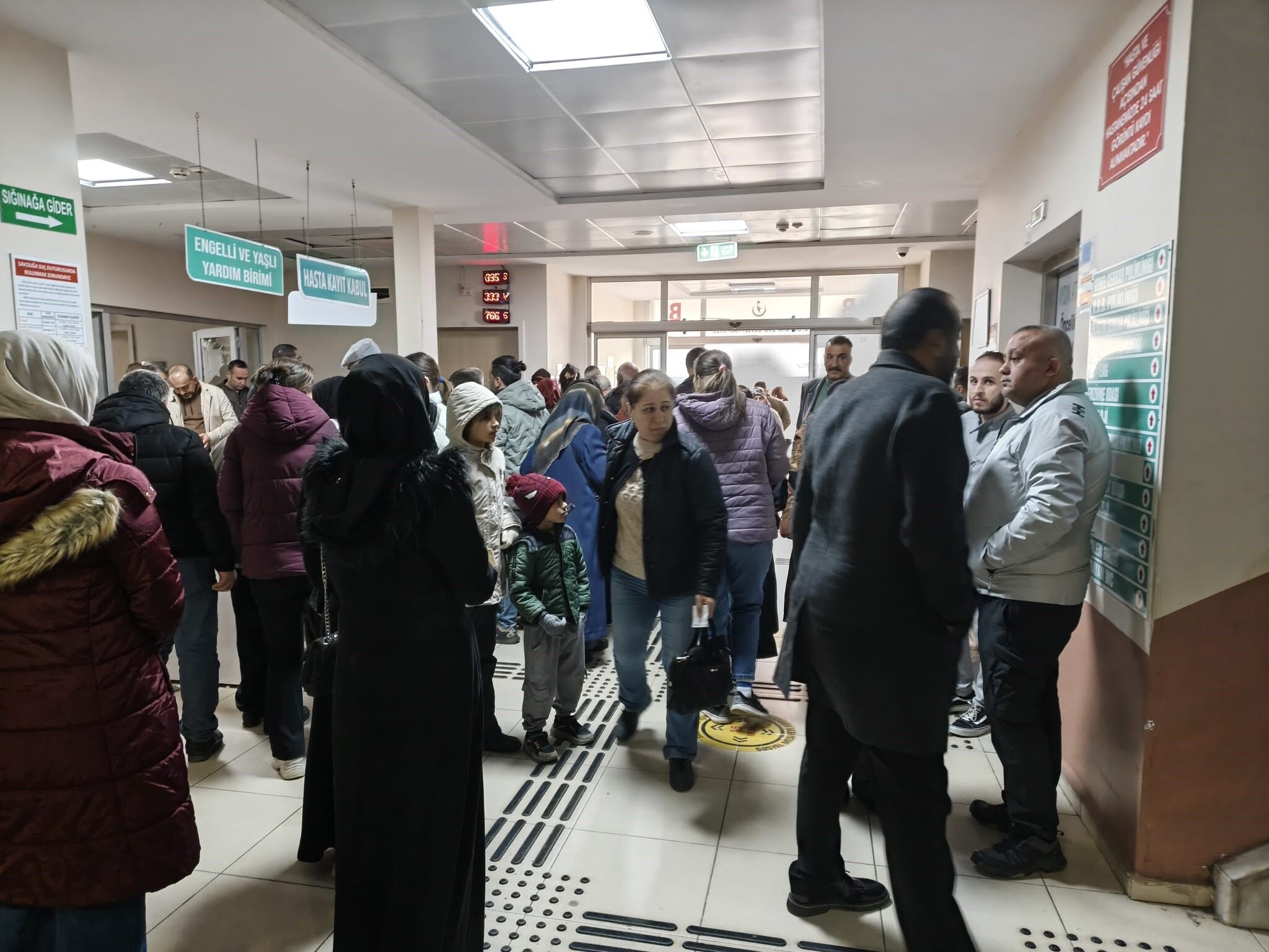 Aydın’da Hastanelerde Adım Atacak Yer Kalmadı (2)