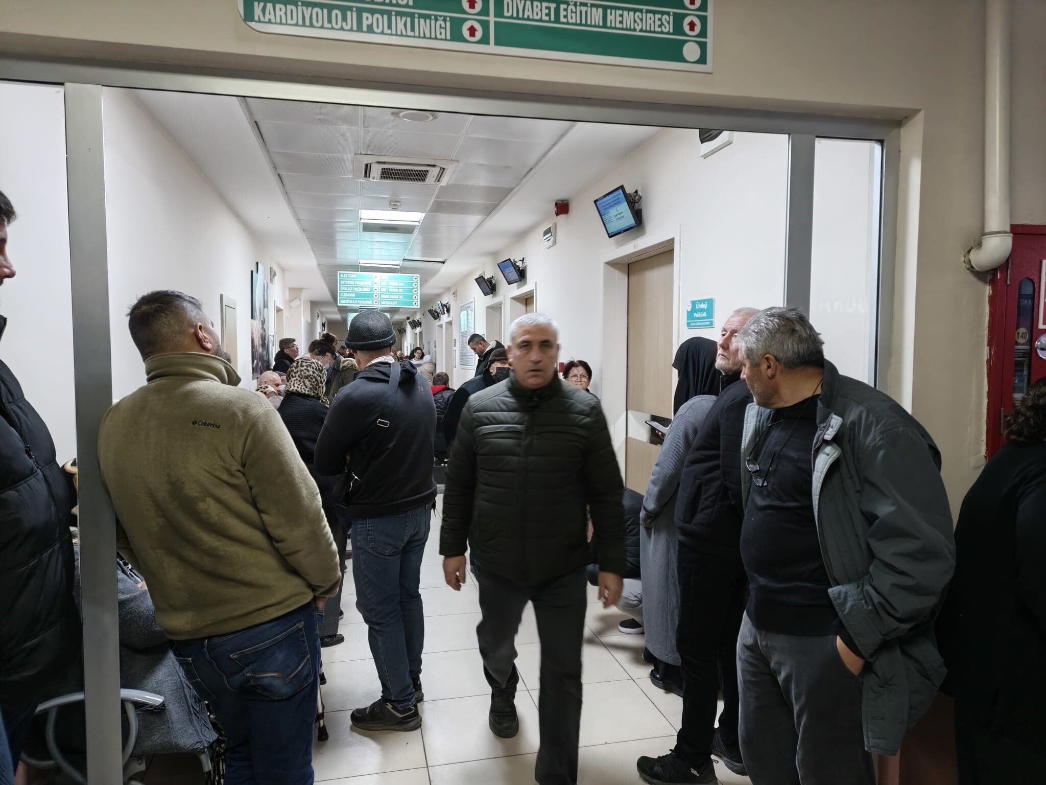 Aydın’da Hastanelerde Adım Atacak Yer Kalmadı (5)