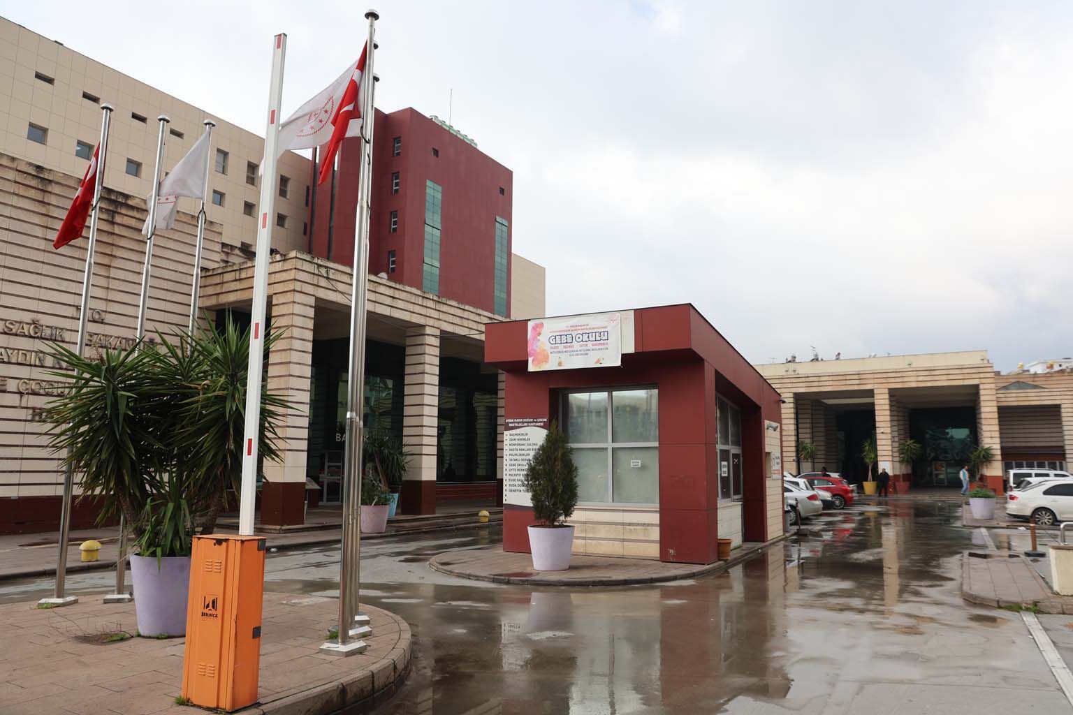 Aydın’da Hastaneye Gelenler Kapıda Kaldı (1)