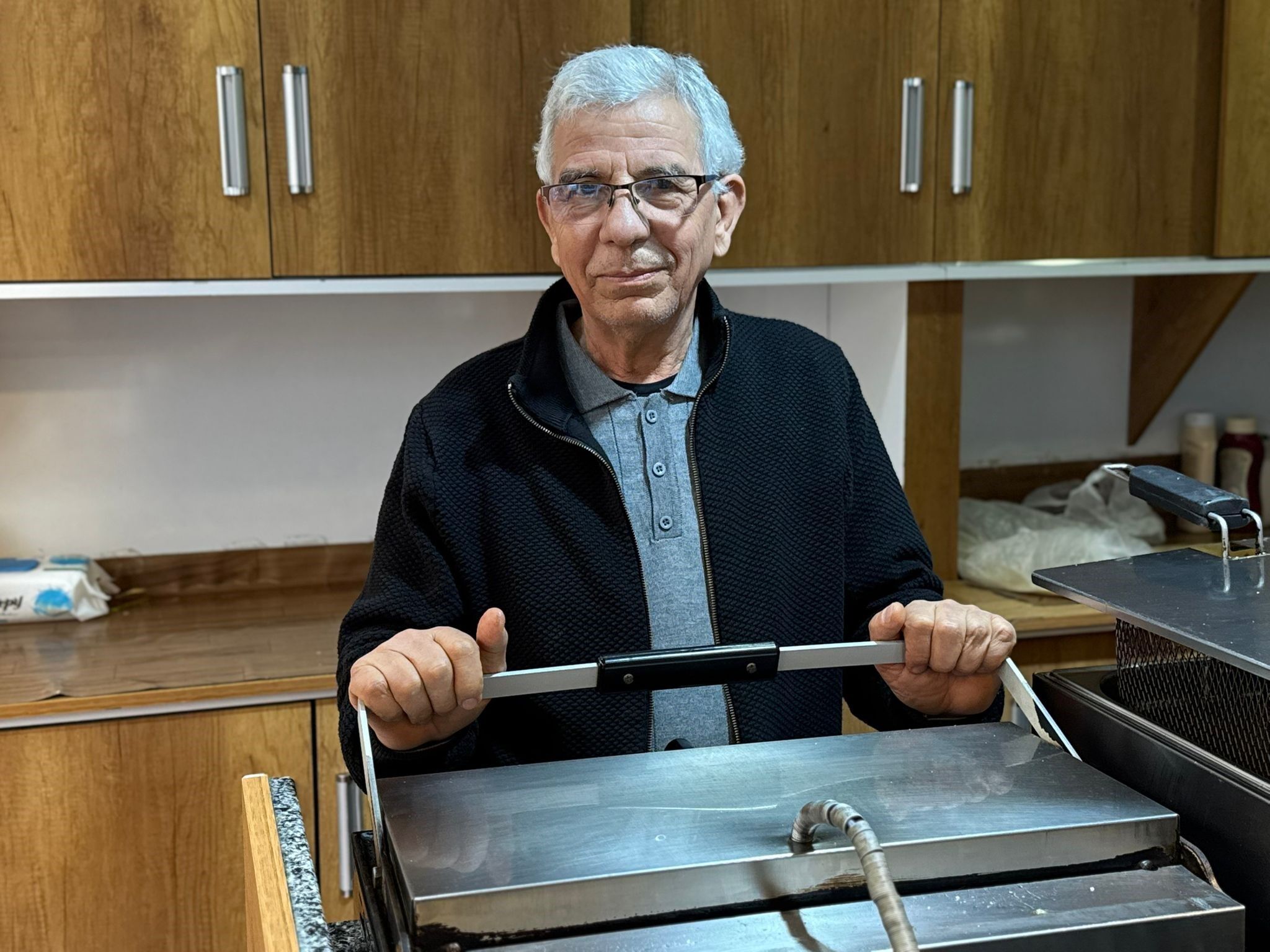 Aydın’da Mansur Yavaş’a Benzeyen Tostçu Gündem Oldu (2)