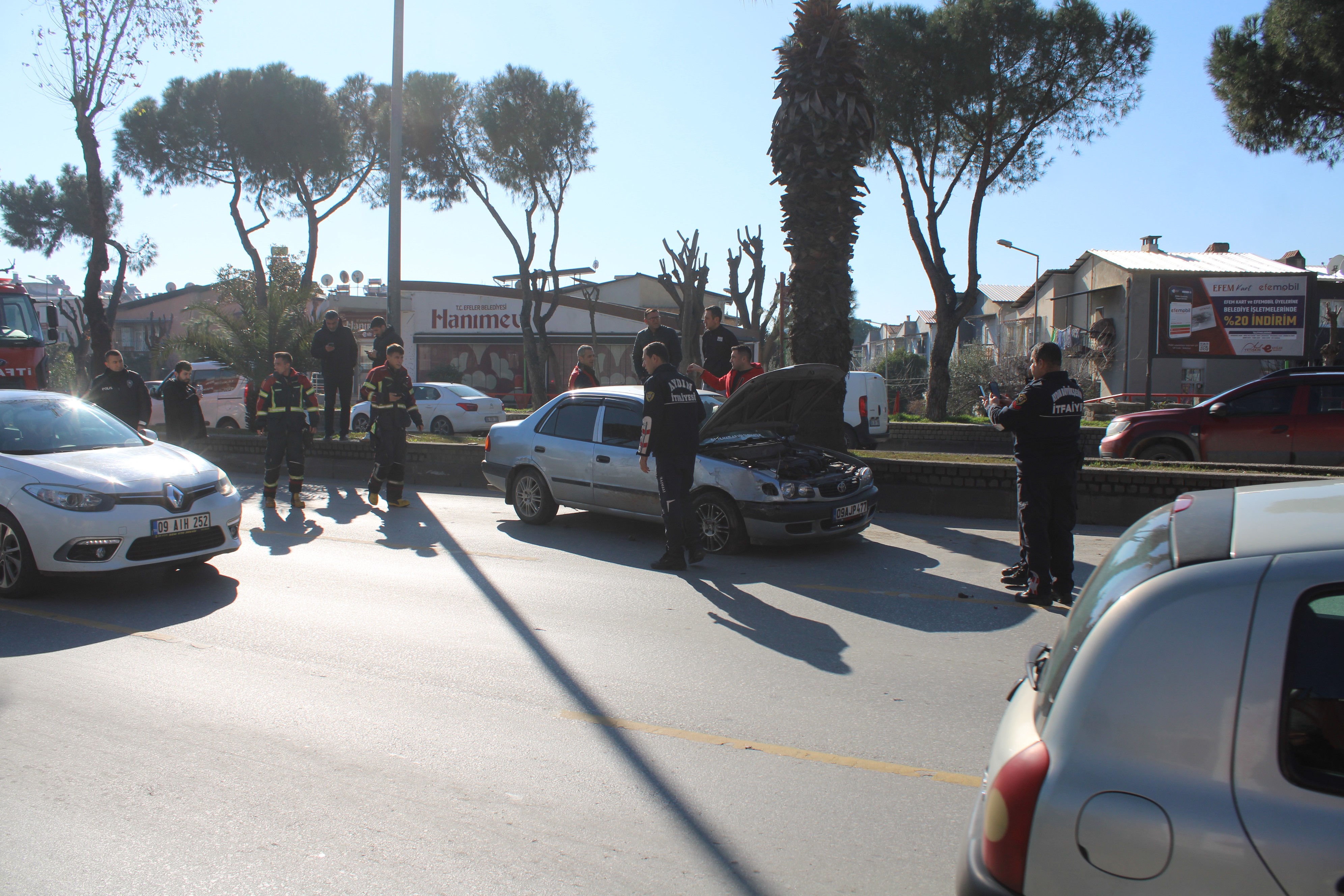 Aydın’da Minibüs Ile Otomobil Çarpıştı (3)