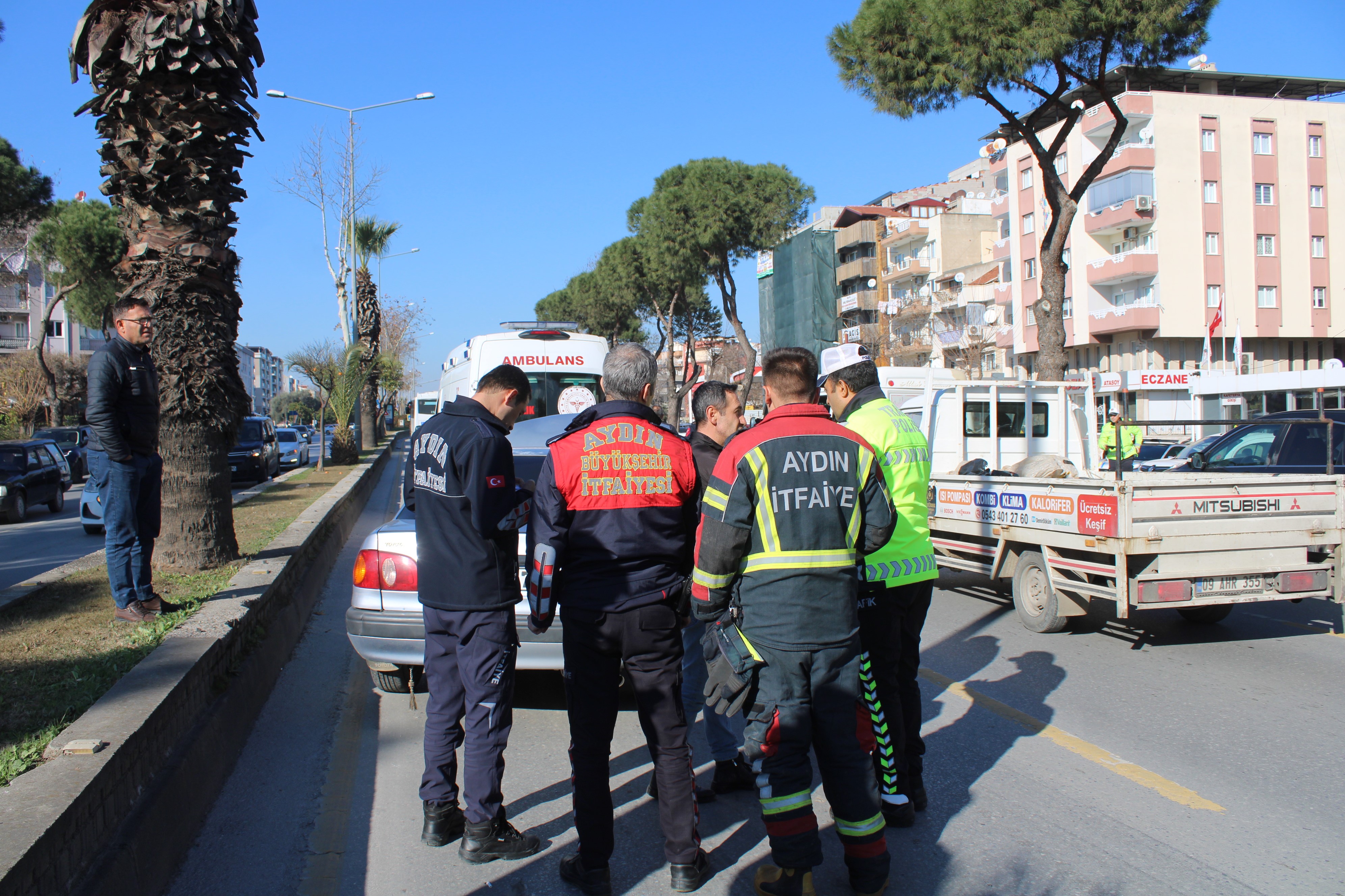 Aydın’da Minibüs Ile Otomobil Çarpıştı (4)