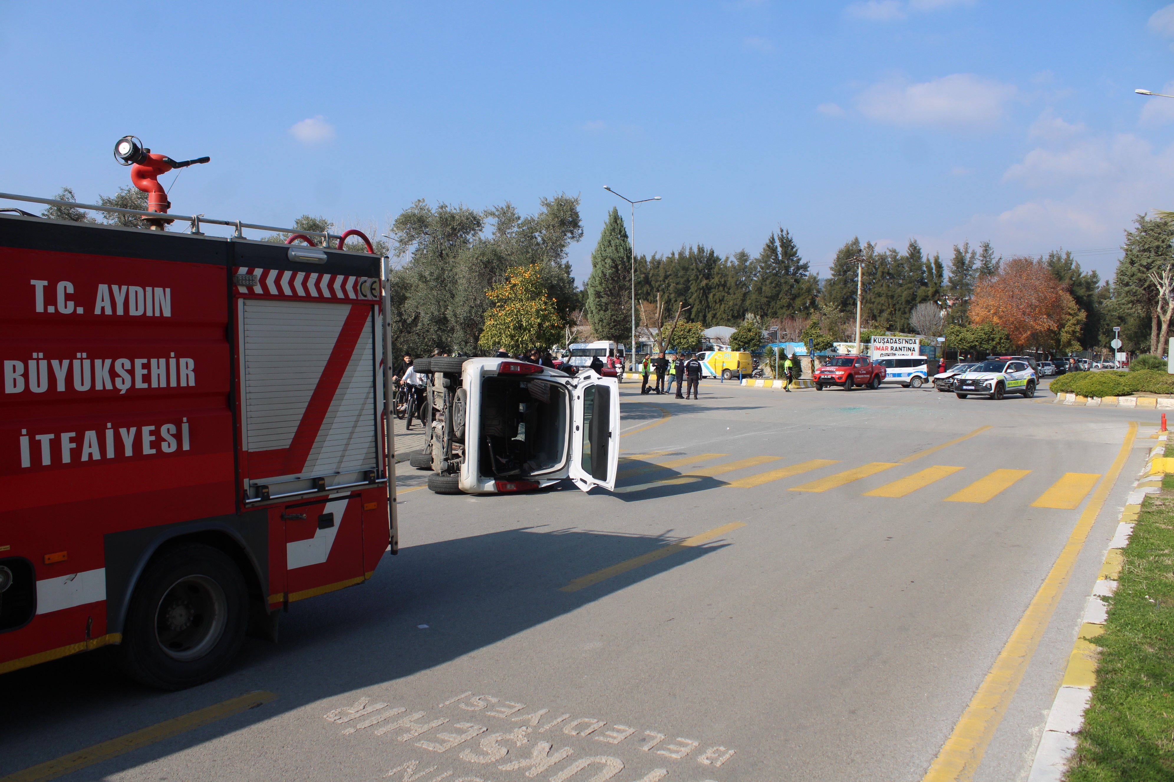 Aydın’da Otomobil Yan Yattı (6)-1