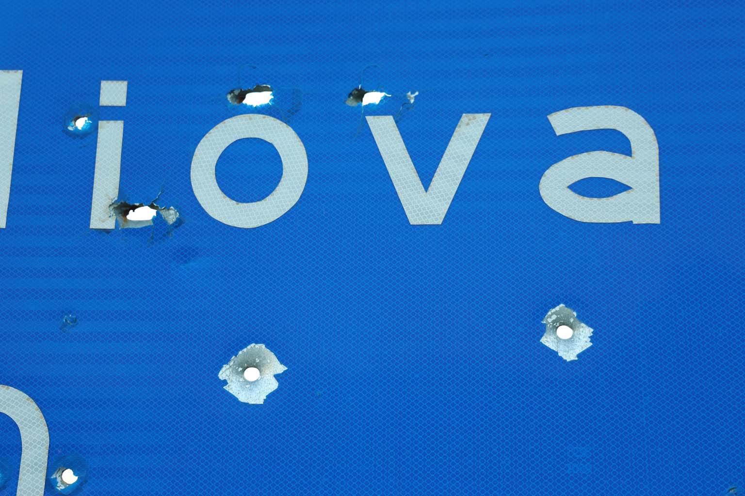 Aydın’da Trafik Levhalarına Ateş Ettiler (6)