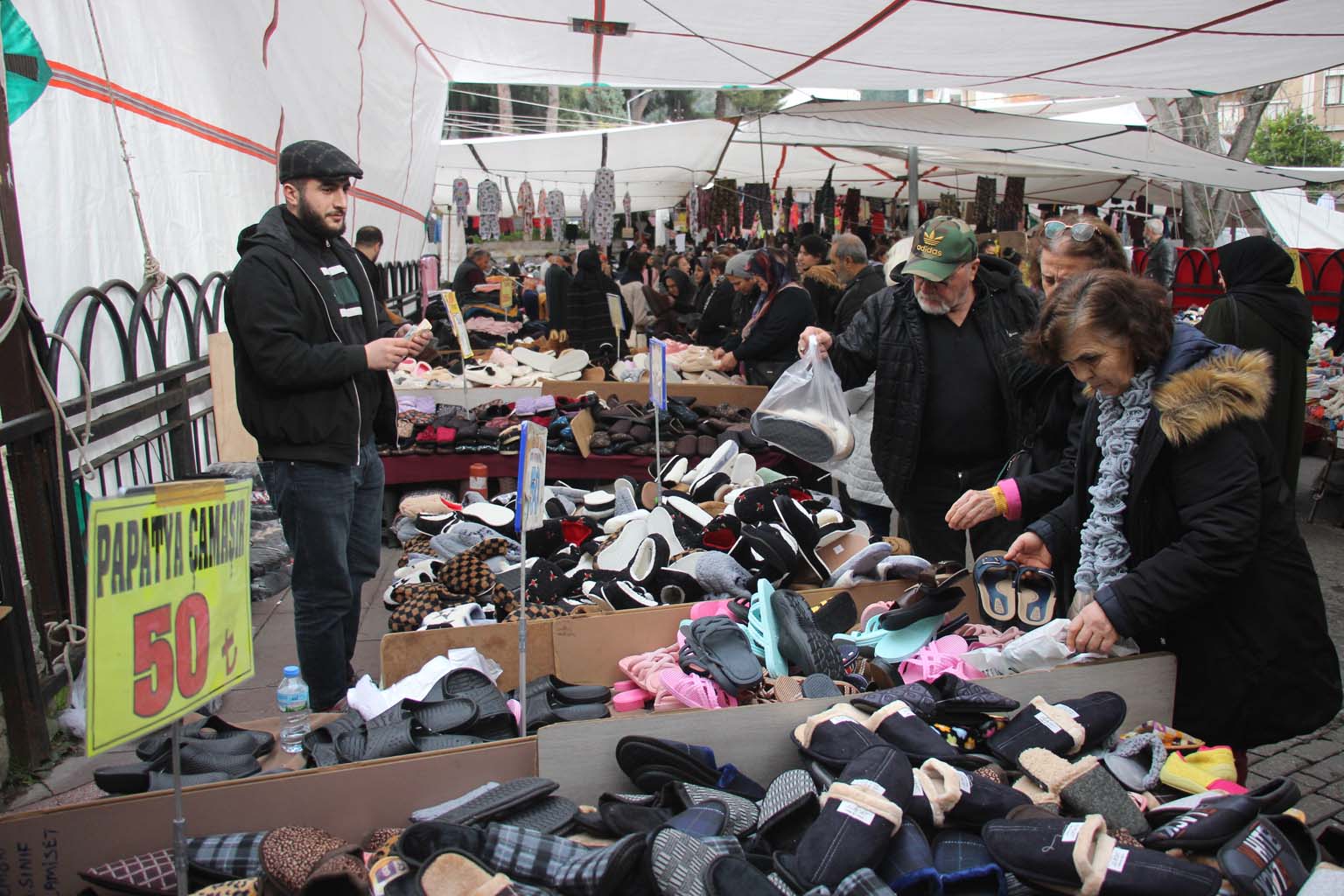 Aydın’da Uygun Fiyatlı Alışveriş Yapmak Isteyenler Bu Pazara Gidiyor (4)