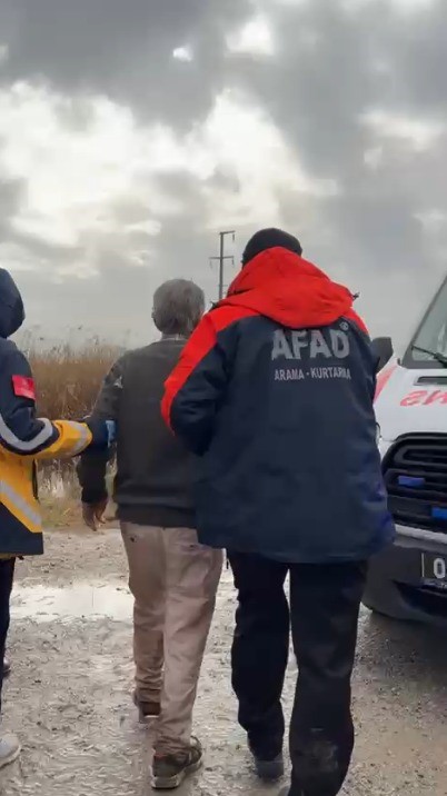 Aydın’da Yakınları Gözyaşlarıyla Bekledi, Mutlu Haber Geldi (4)