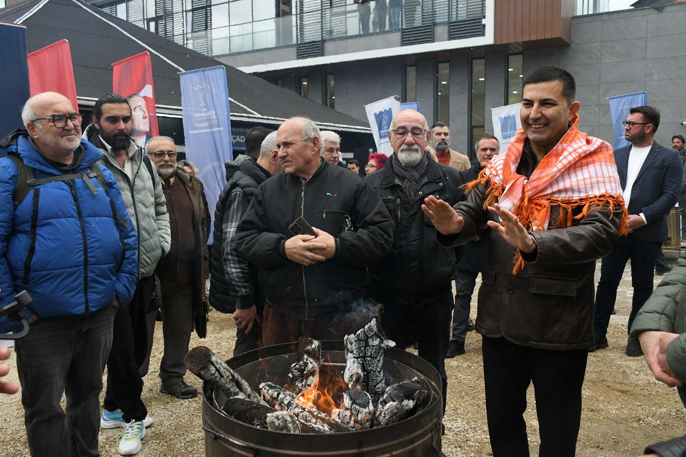 Başkan Hizmet Çadırı Basın (11)