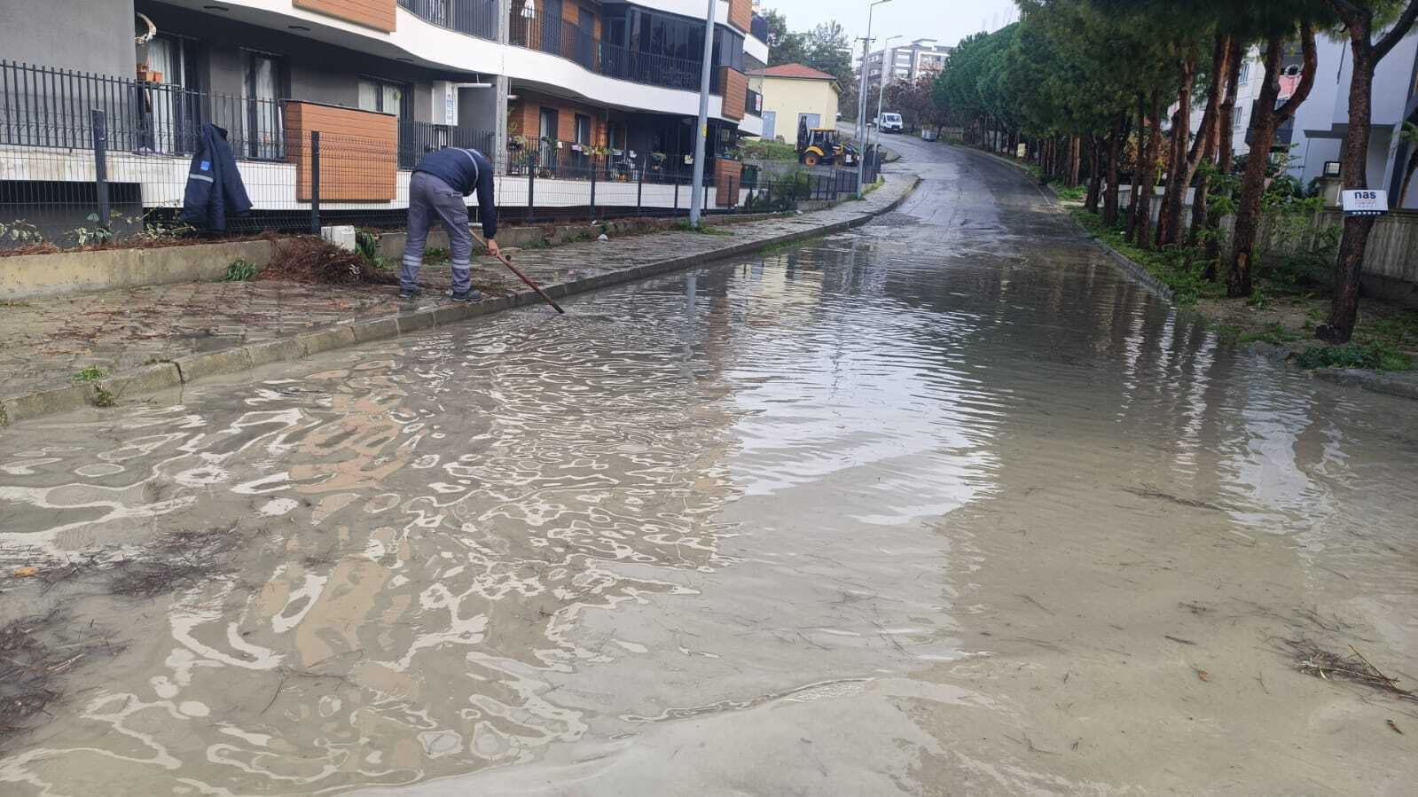 Başkan Ömer Günel Sahaya İndi̇ (14)