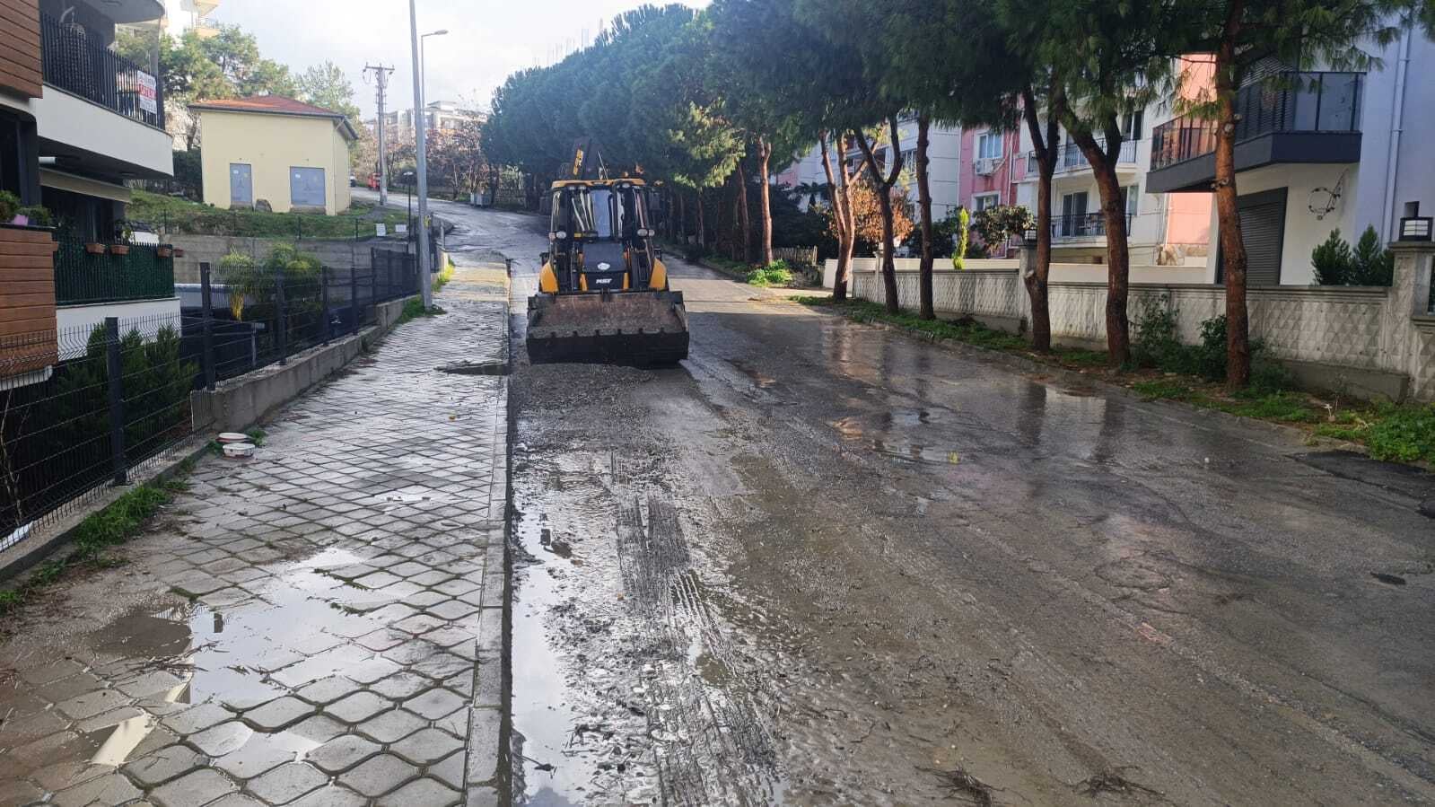 Başkan Ömer Günel Sahaya İndi̇ (16)