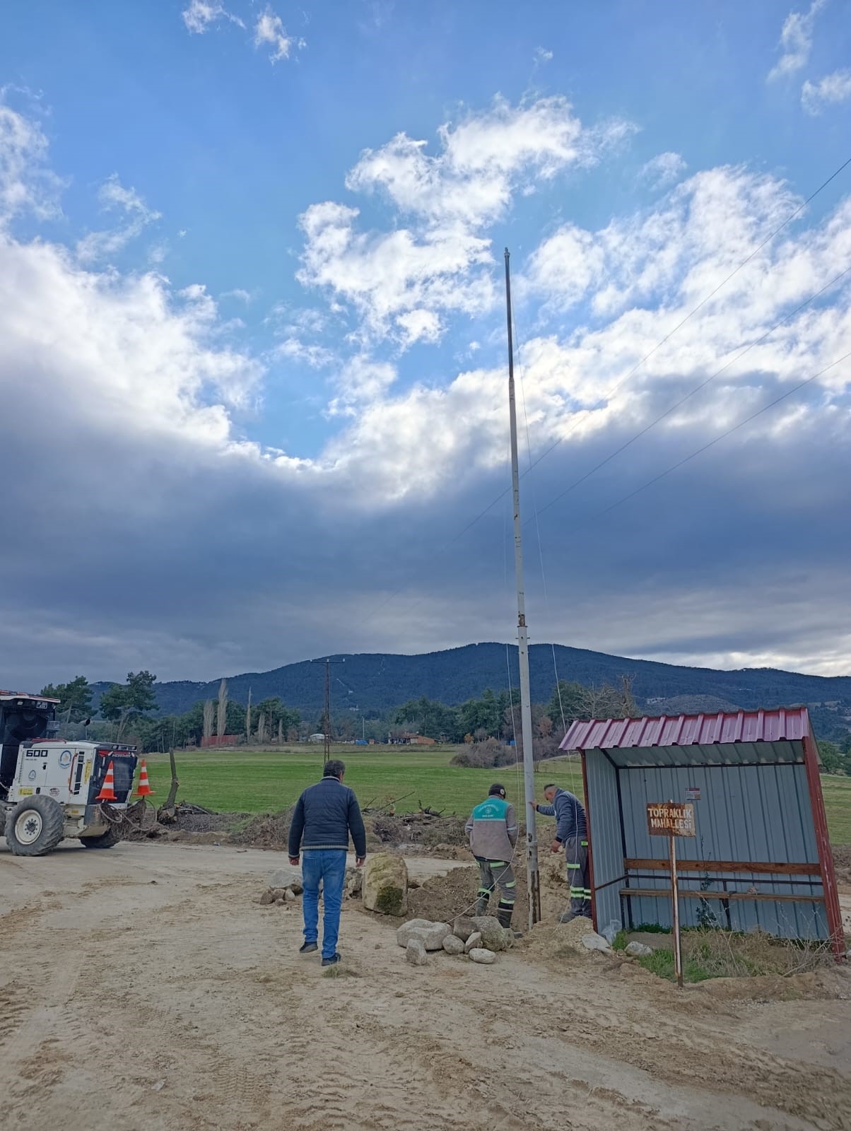 Bayrak Direğinin Ipini Çaldılar (2)