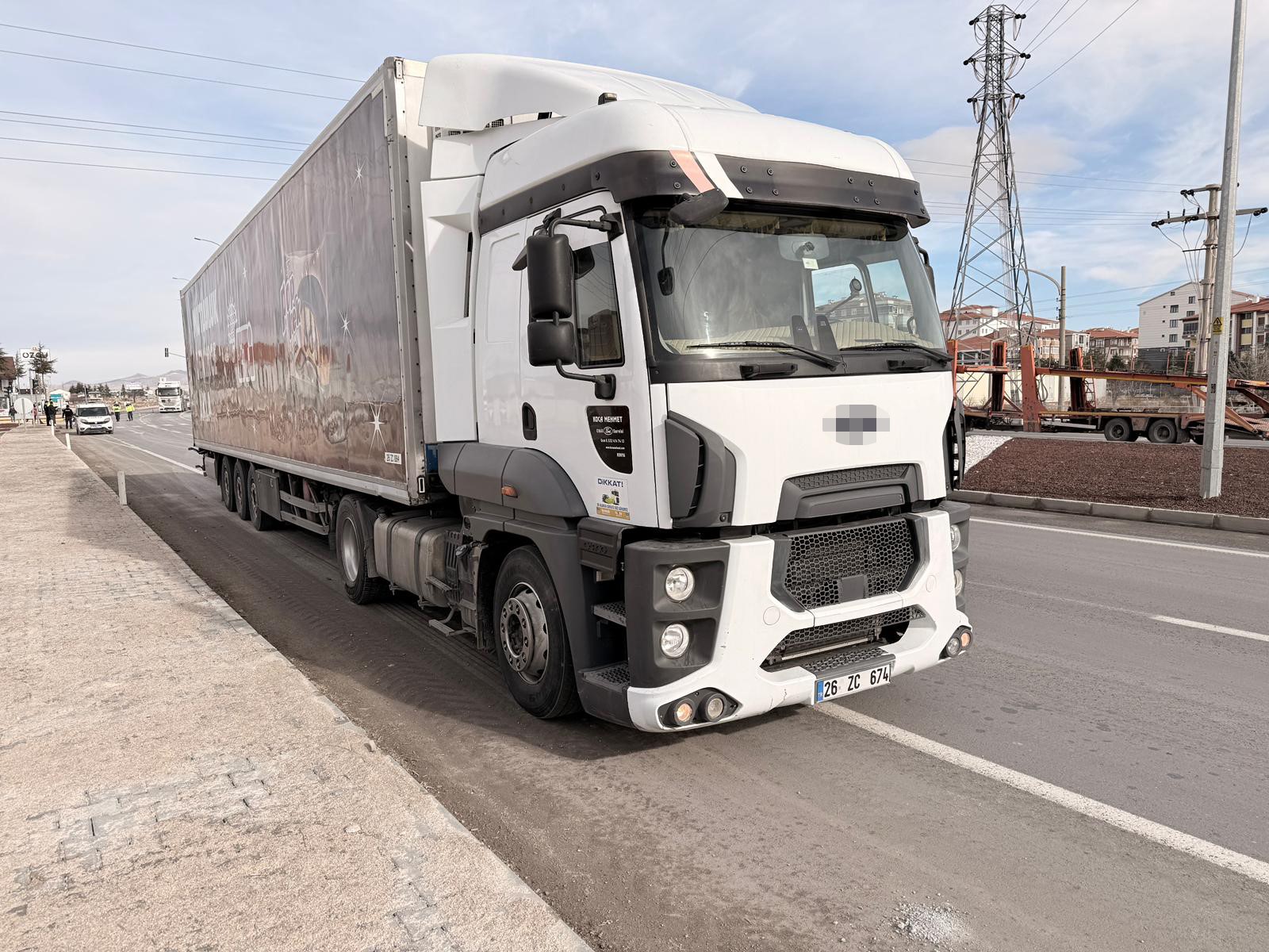 Belediye Kavşağında Feci Kaza; 1 Ölü, 3 Yaralı (3)