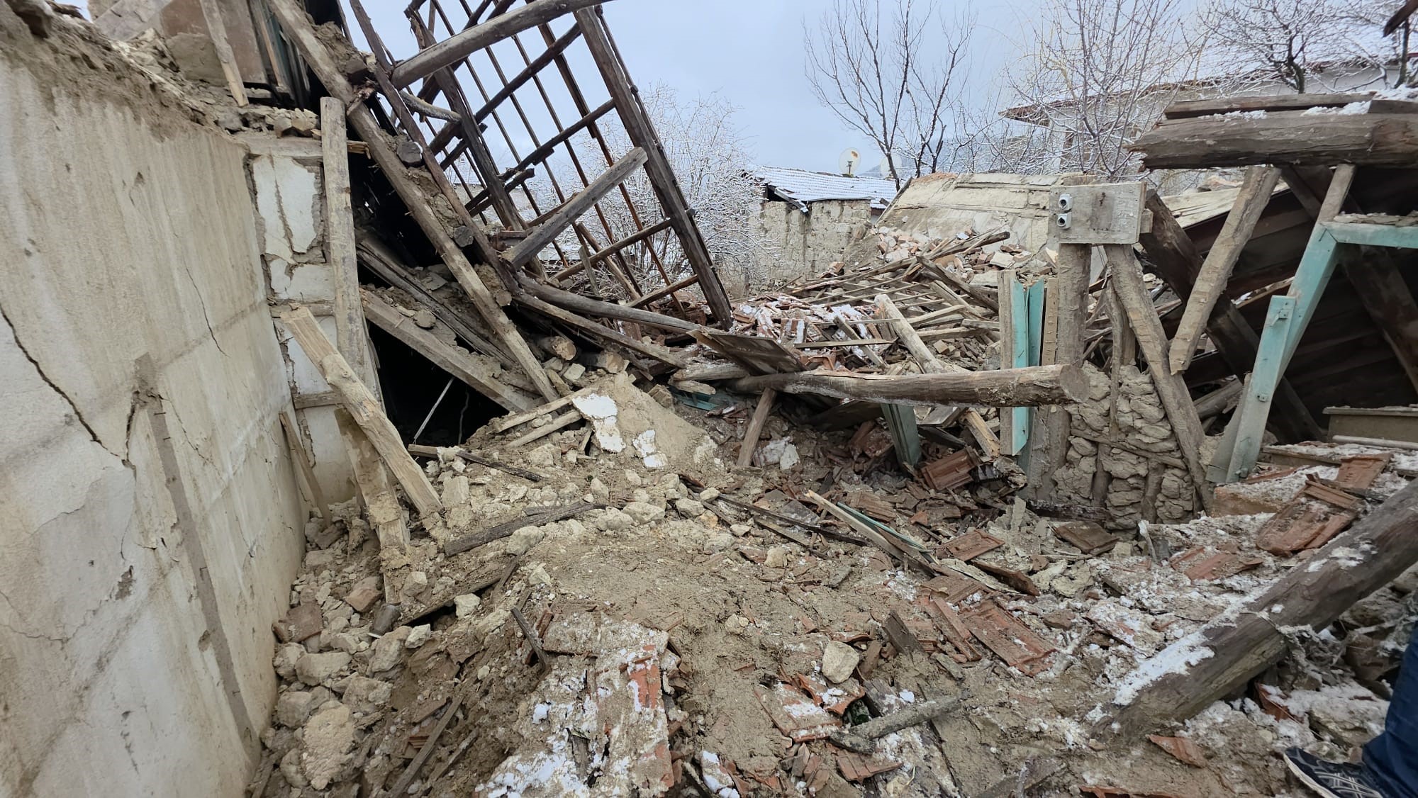 Bir Kişi Enkaz Altında Kaldı (4)