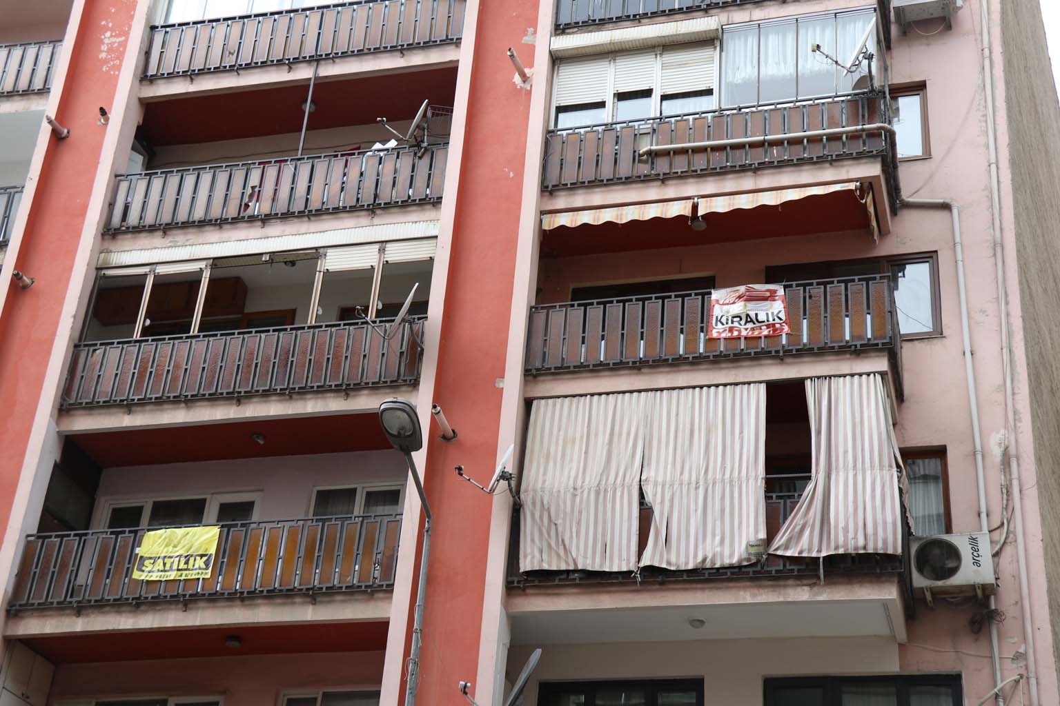 Böyle Ev Sahibi Görülmedi.. Mutfak Tezgahının Islak Bırakılmamasını Bile Istedi! (9)