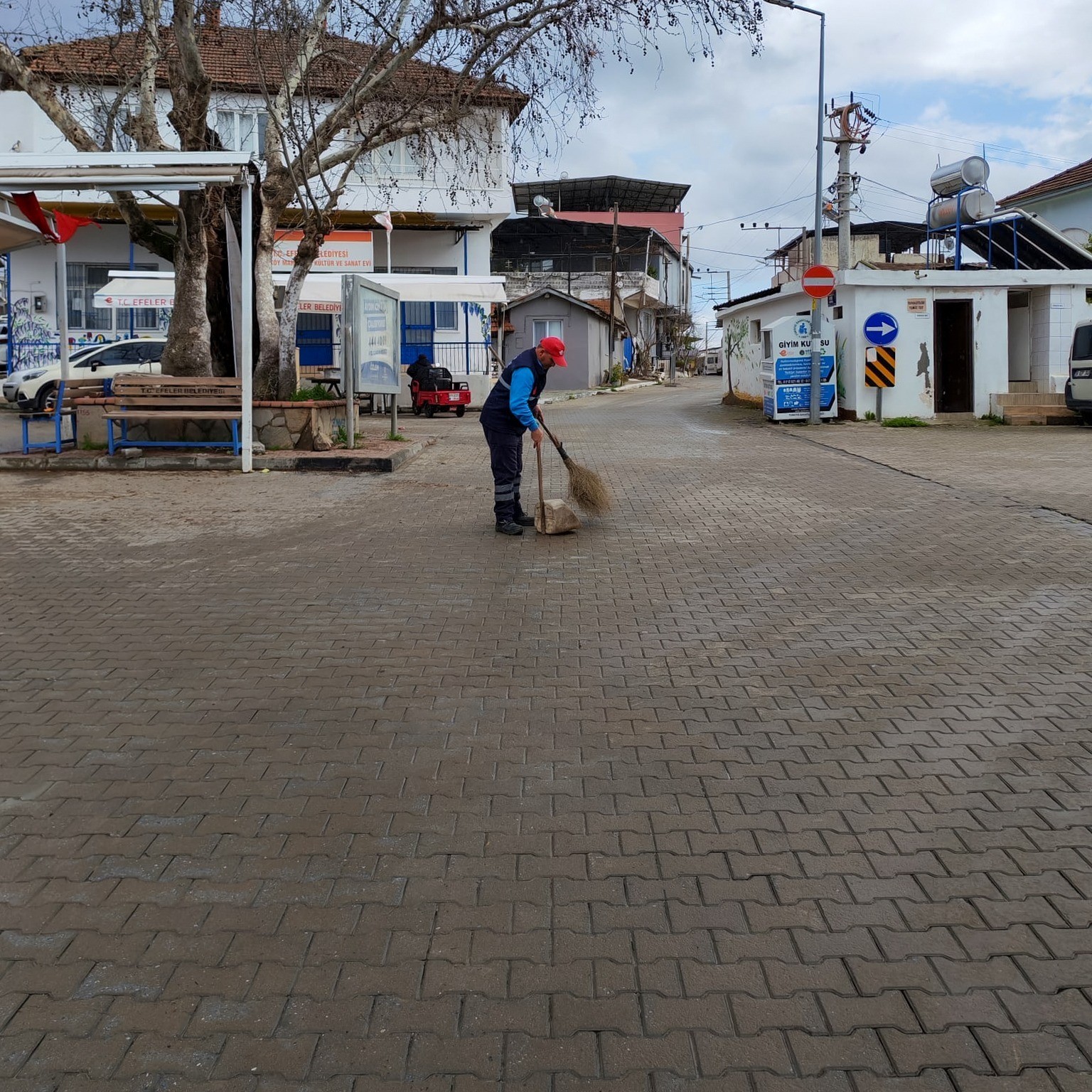 Efeler’de Yoğun Yağış Sonrası Efeler Belediyesi Sahaya Indi (5)