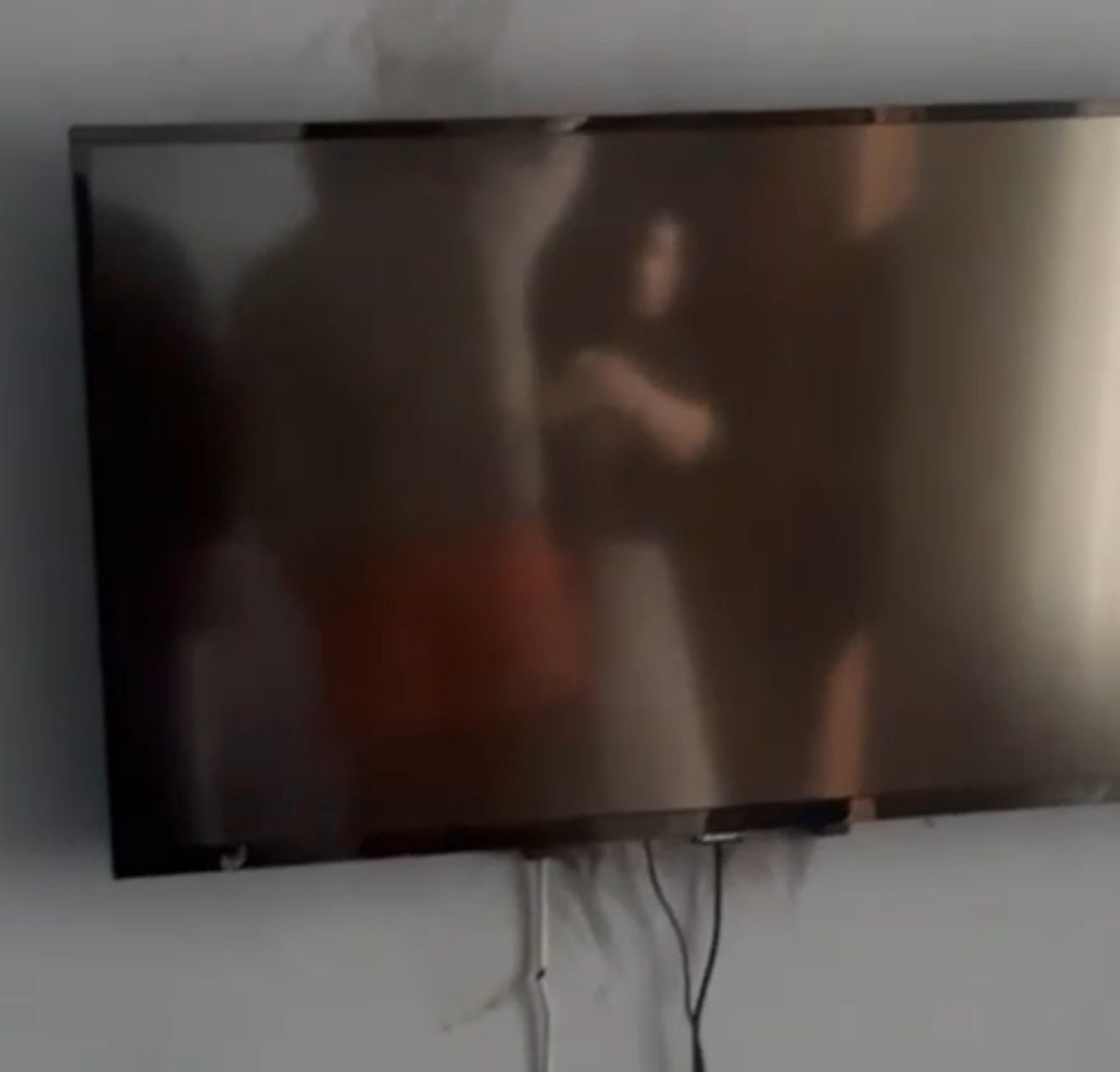 Eve Yıldırım Düştü (3)