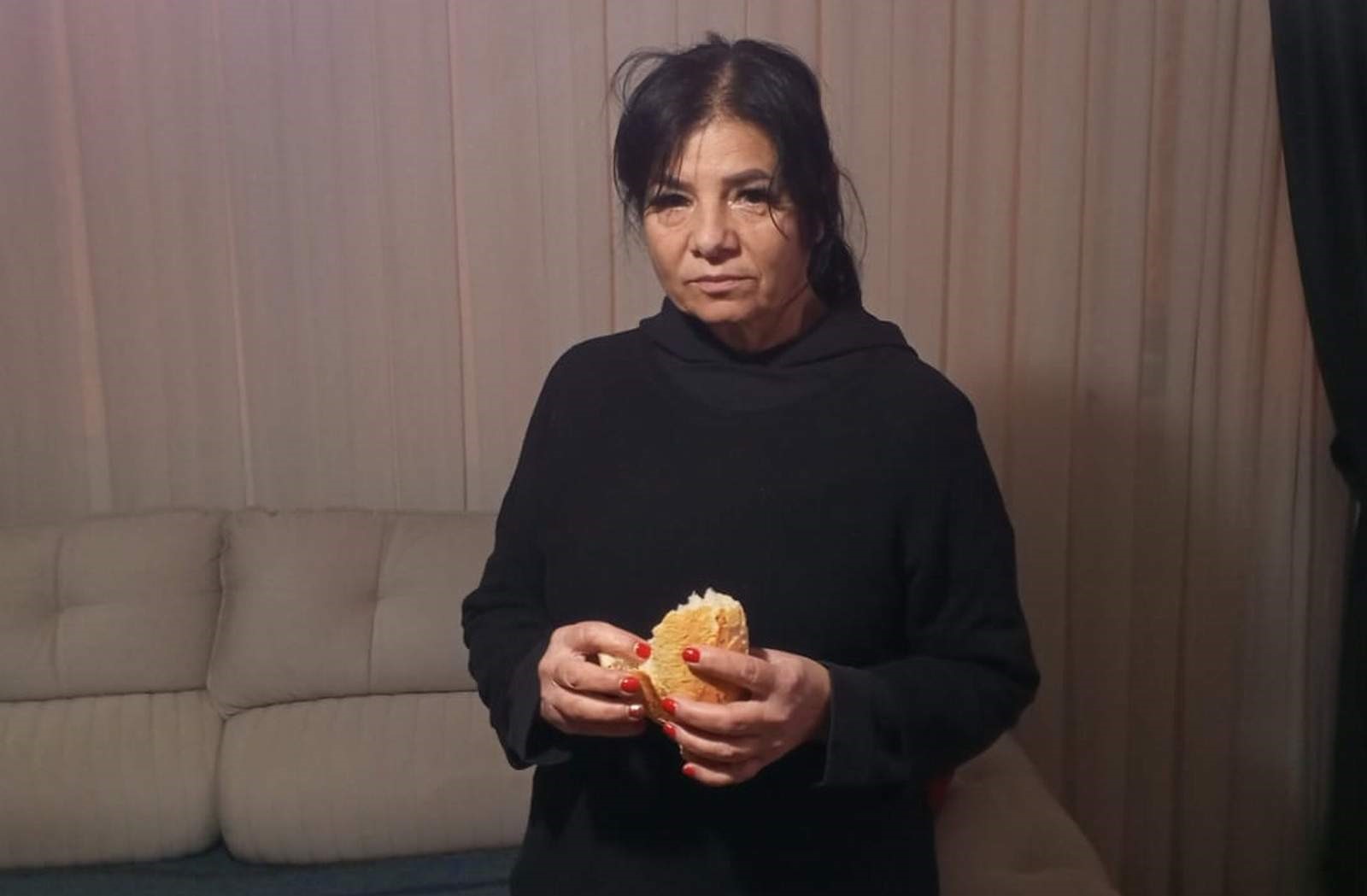 Fırından Alınan Ekmeğin Içinden Vida Çıktı (2)