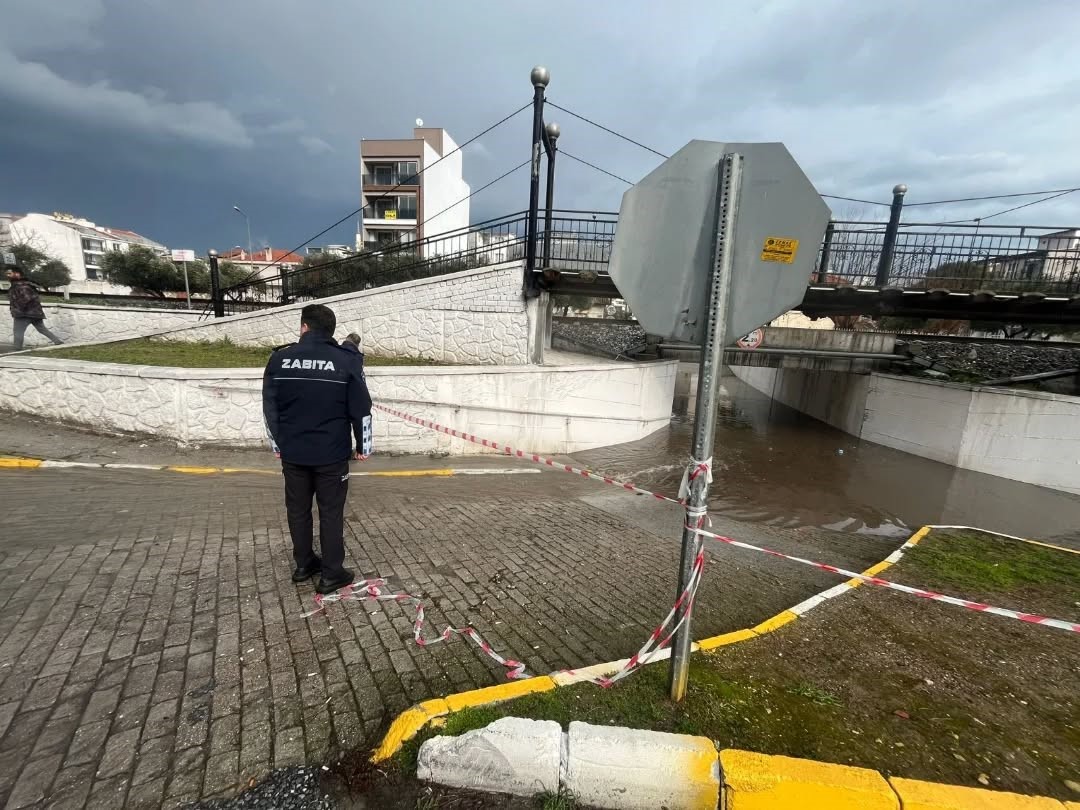 Germencik Belediyesi'nden Sağanak Yağışa Karşı Önlem (2)