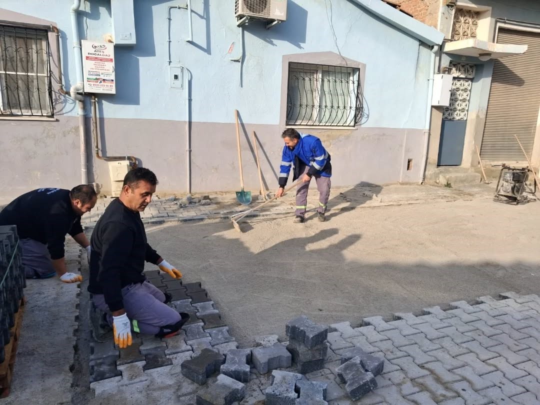 Germencik'te Yol Çalışmaları Sürüyor (2)