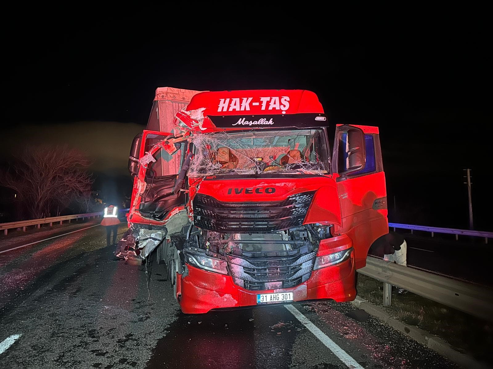 İki Tır Çarpıştı (5)
