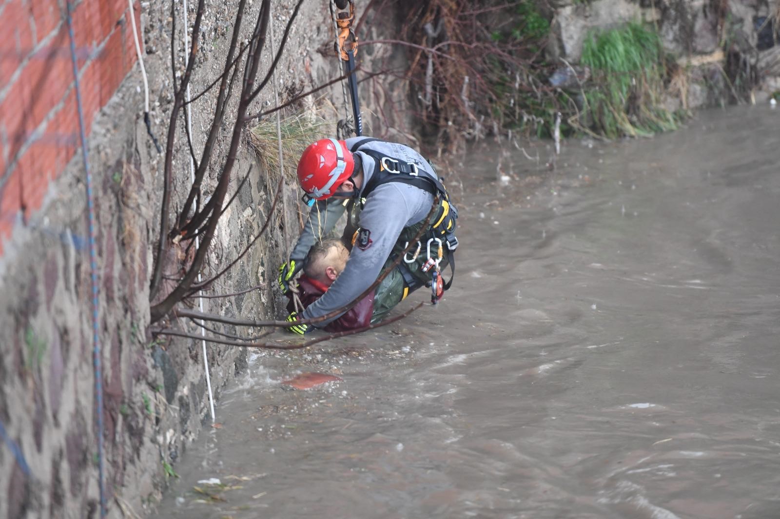 Kabus Anları.. Ekipler Harekete Geçti (2)