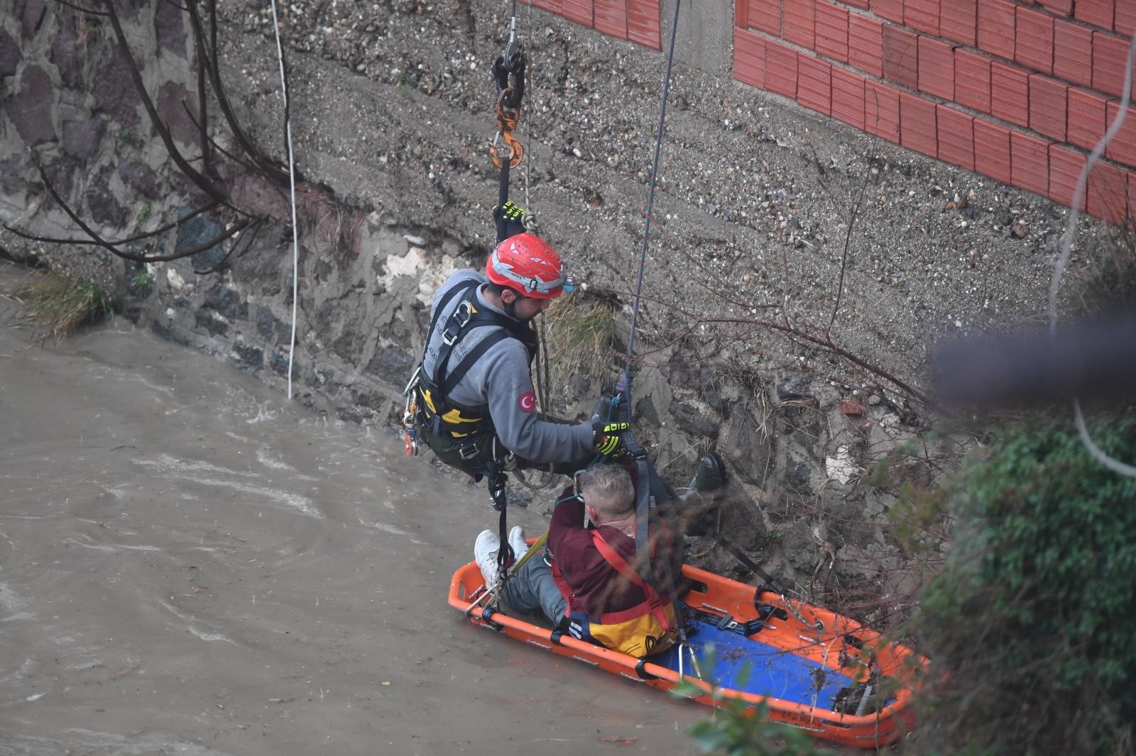 Kabus Anları.. Ekipler Harekete Geçti (3)