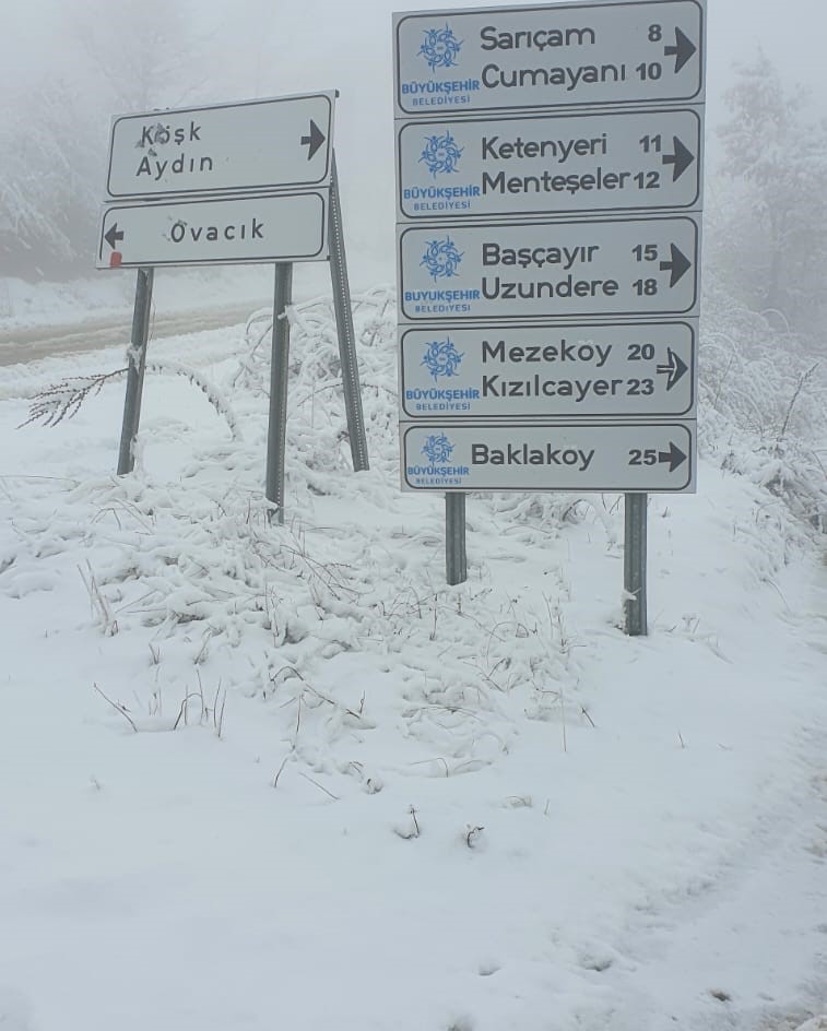 Kar Yağdığını Haber Alan Aydınlılar Buraya Akın Etti (7)