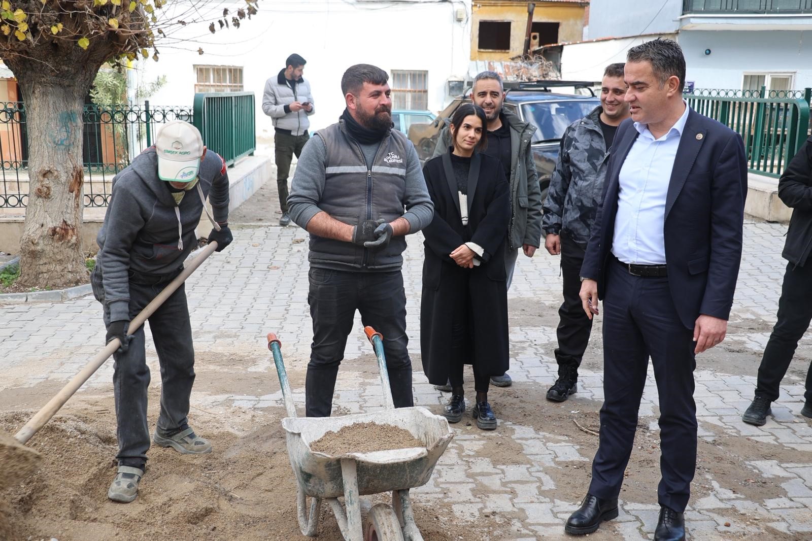 Koçarlı'da Tarihi Kule Sokağında Çalışmalar Başladı (3)