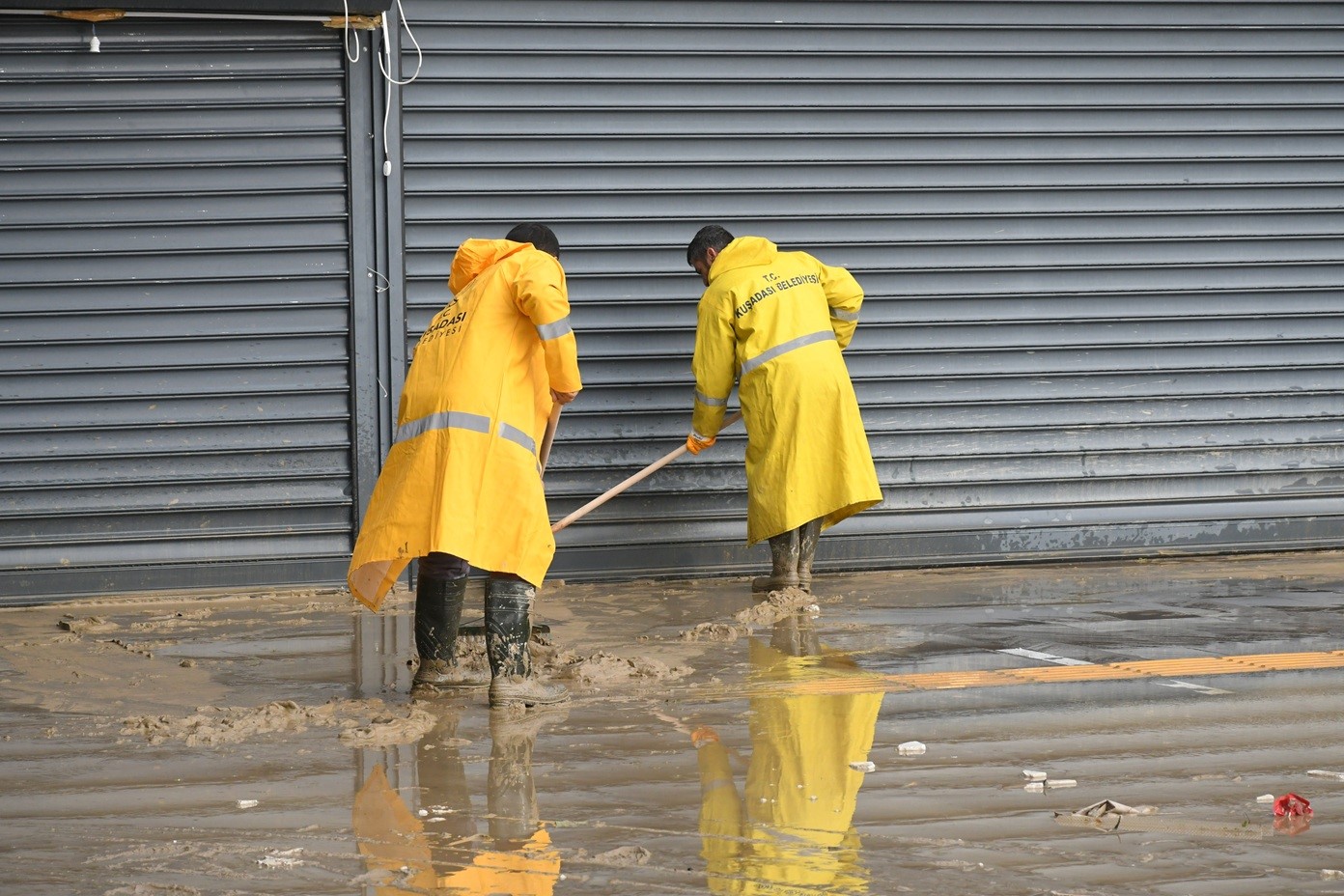 Kuşadası Belediyesi Selin Yaralarını Sarmak Için Saha Çalışmalarını Sürdürüyor (5)