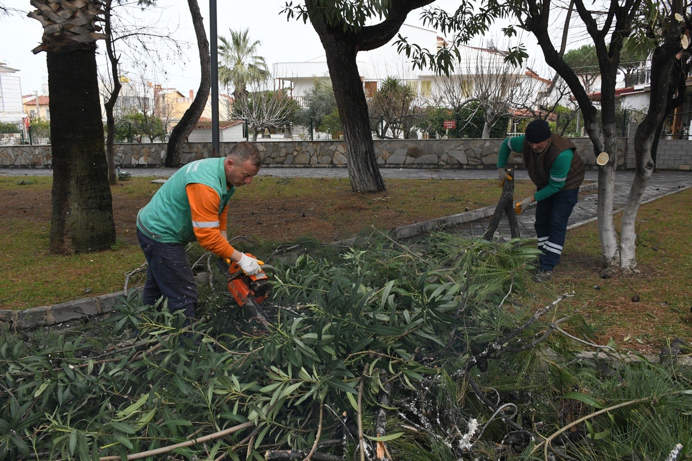 Kuşadası Belediyesi Selin Yaralarını Sarmak Için Saha Çalışmalarını Sürdürüyor (7)