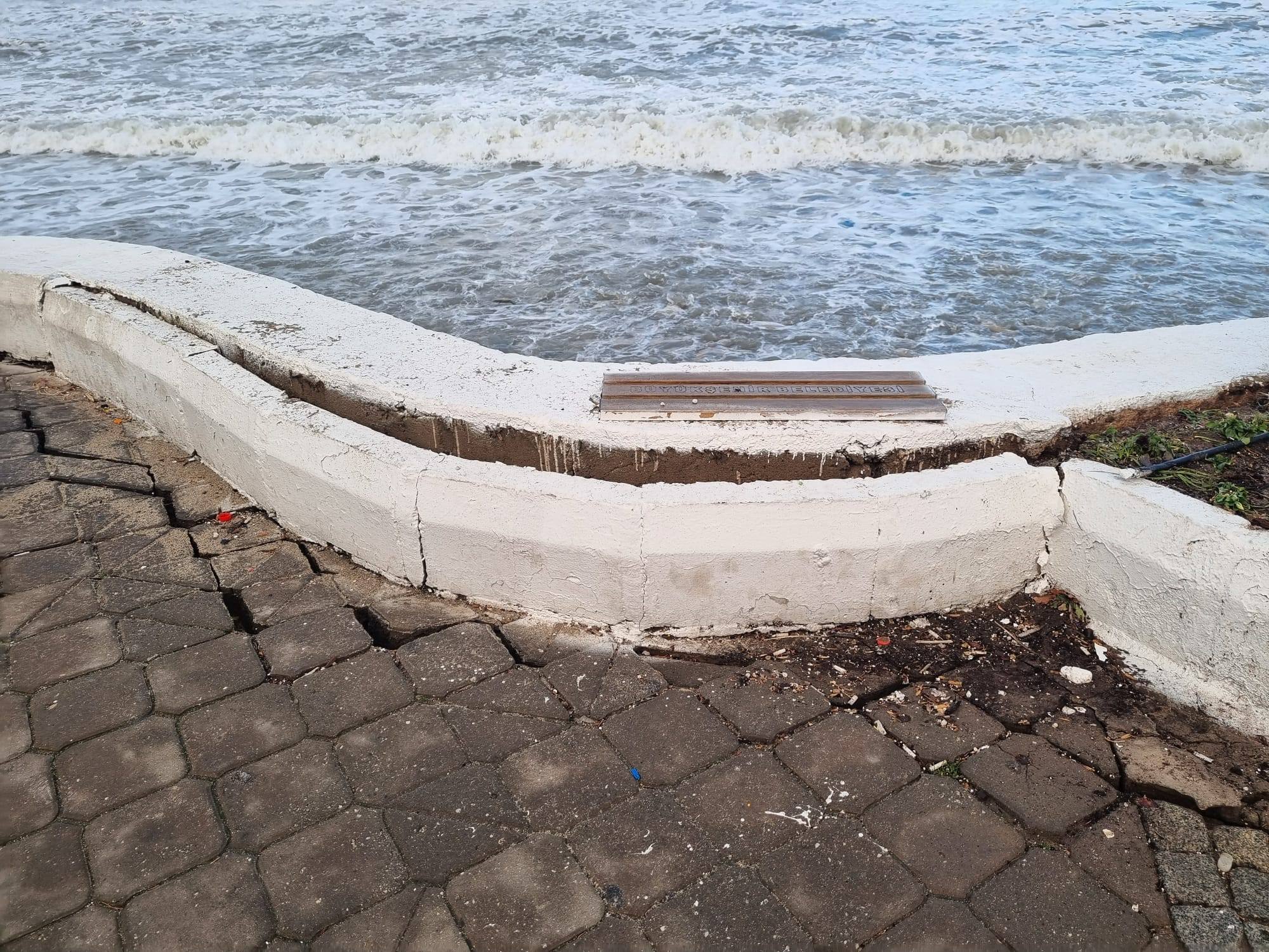 Kuşadası’nda Büyükşehir Belediyesi Sorumluluğundaki Alanlar Harabeye Döndü (4)