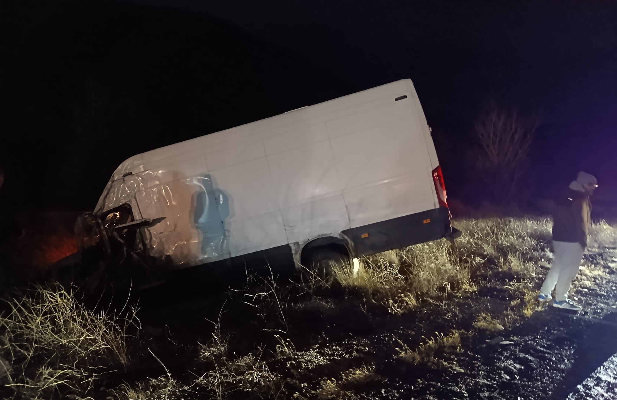 Minibüs Şarampole Devrildi (3)