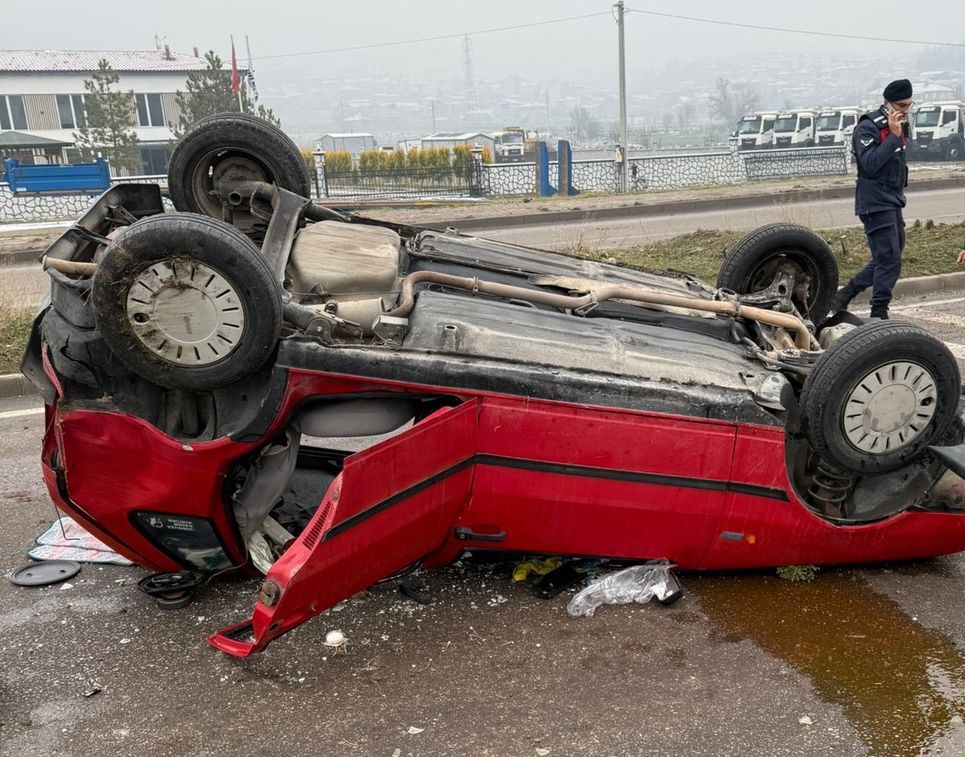 Otomobil Takla Attı (3)-2