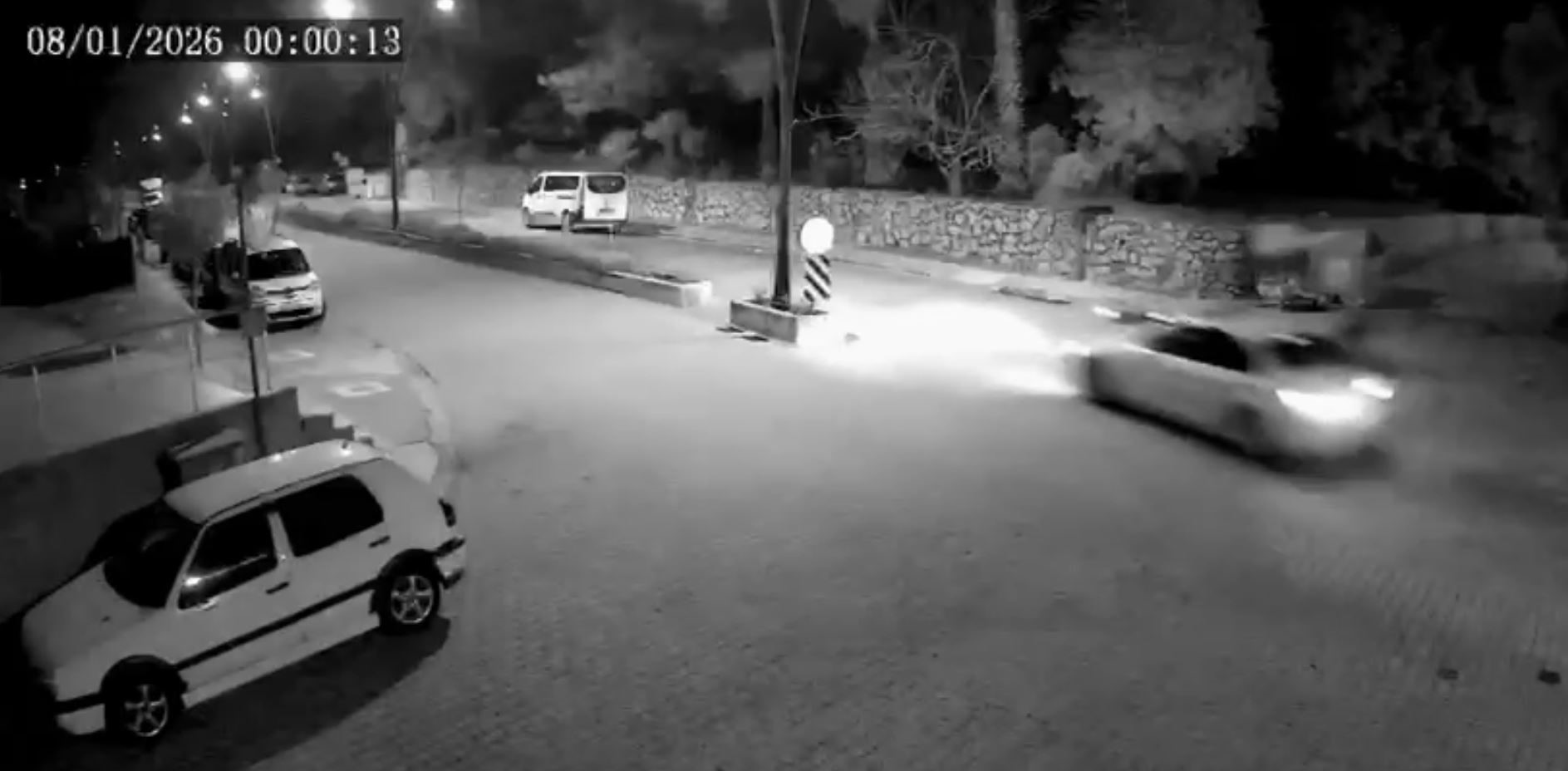 Otomobilin Çarptığı Motosikletli Ve Yolcusu Metrelerce Savruldu (2)