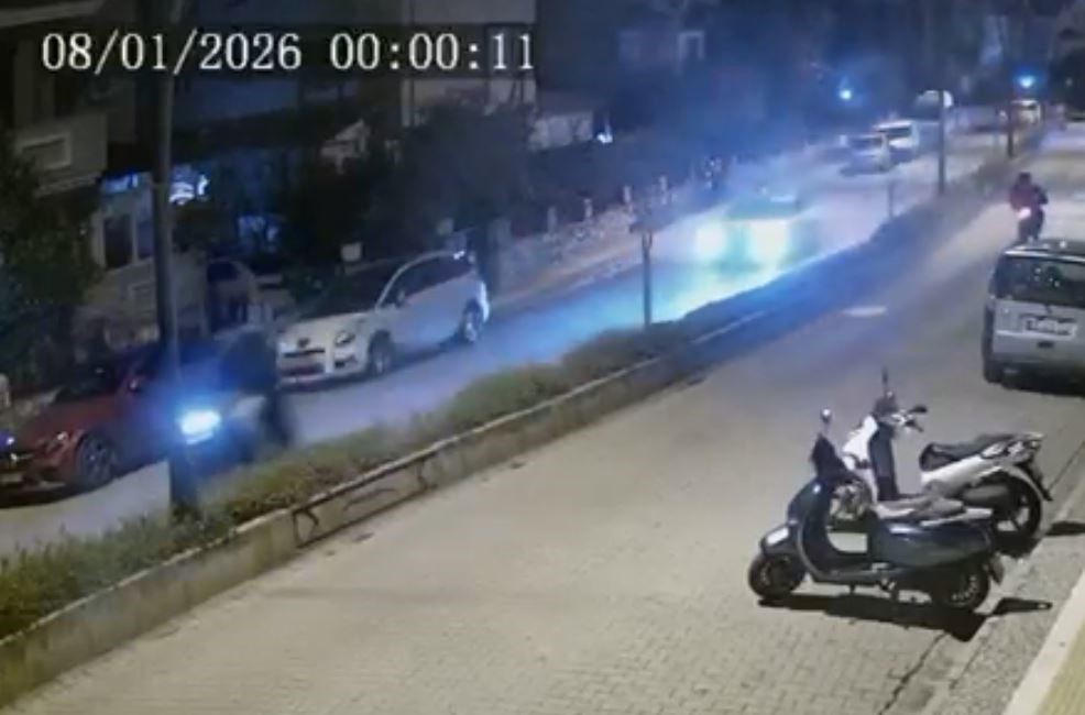 Otomobilin Çarptığı Motosikletli Ve Yolcusu Metrelerce Savruldu (3)