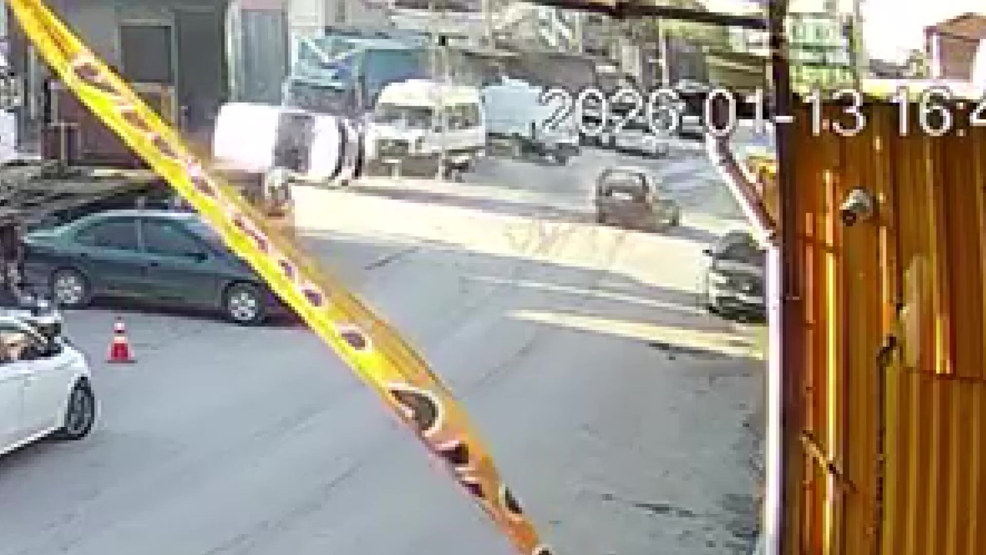 Otomobille Çarpıştı, Devrildi (4)