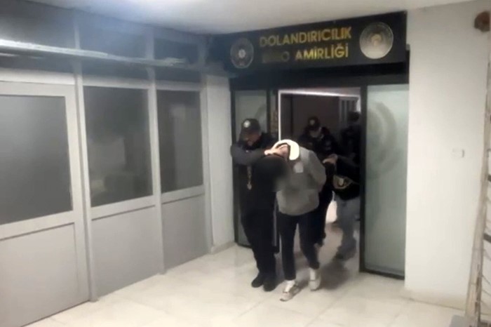 Şantaj Çetesine Operasyon.. Sahte Kadın Profili Açmışlar (1)