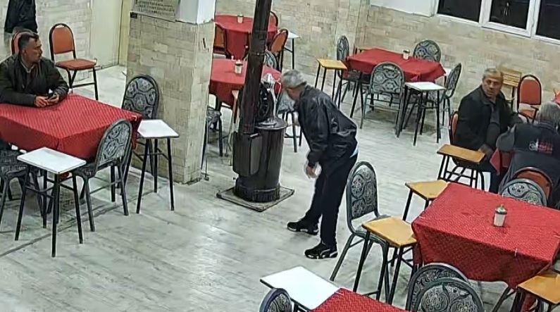 Sobaya Dök Daha Güzel Kokar Diyen Müşterisinin Aklına Uydu, Ortalık Savaş Alanına Döndü (5)
