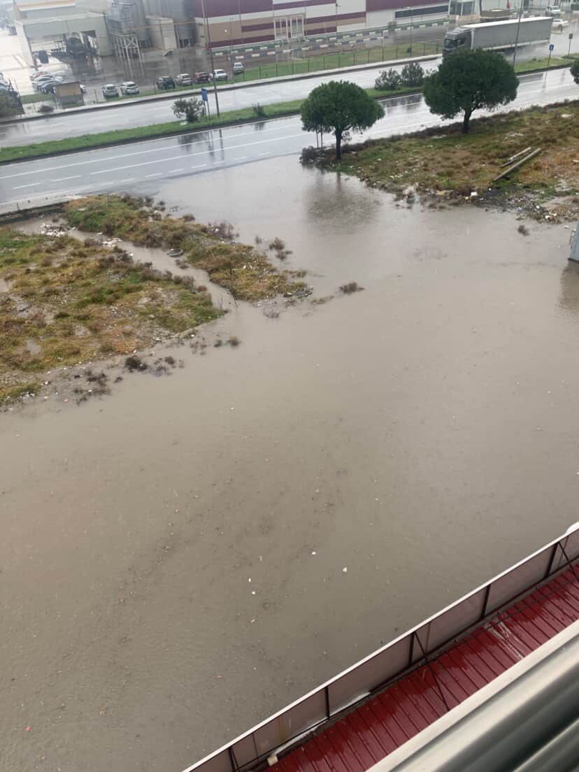 Söke’de Yağmur Sonrası Tablo Ağır.. Mahalleler Ve Sanayi Sitesi Sular Altında Kaldı (1)
