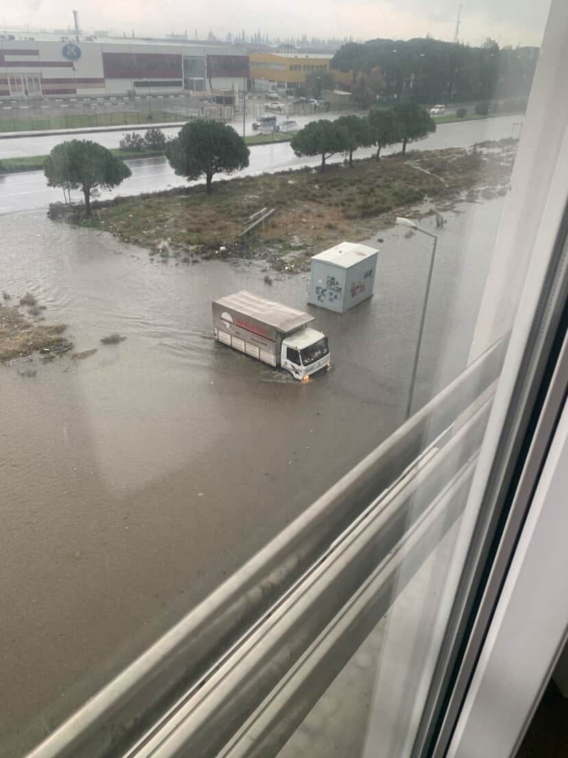 Söke’de Yağmur Sonrası Tablo Ağır.. Mahalleler Ve Sanayi Sitesi Sular Altında Kaldı (4)