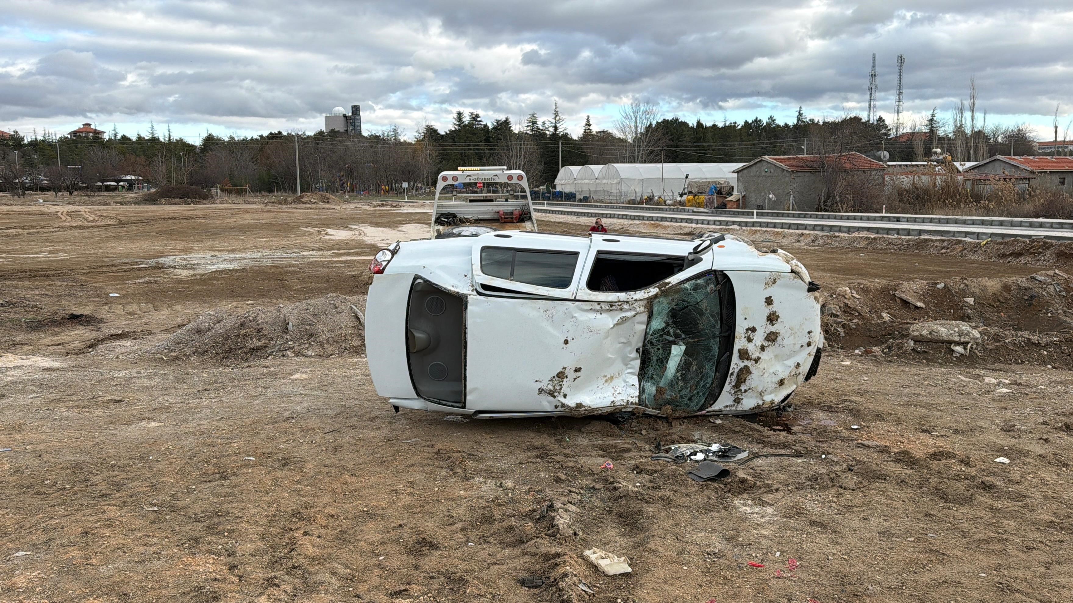 Takla Atan Otomobil Hurdaya Döndü (3)
