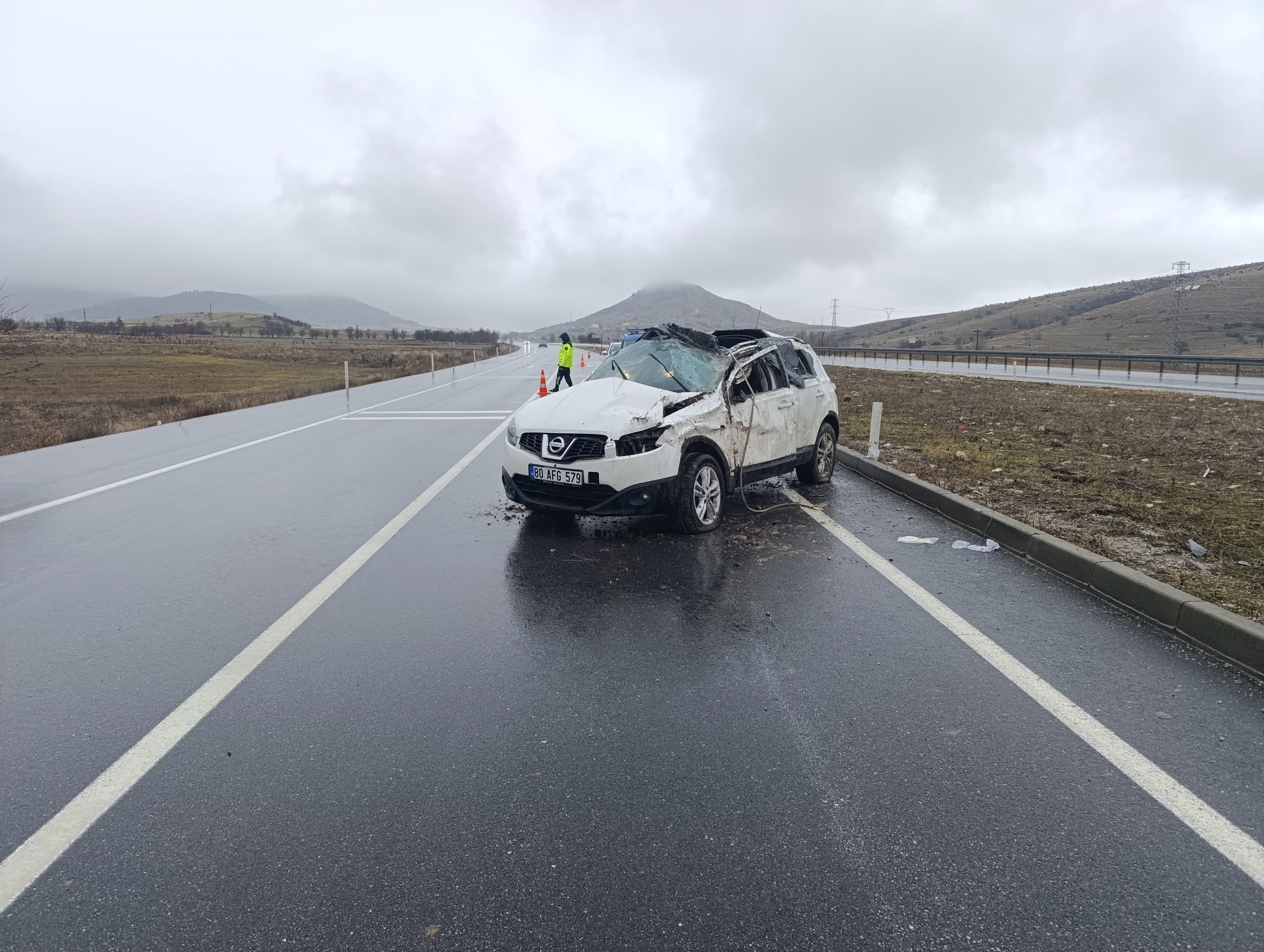 Takla Atan Otomobilde 3 Kişi Yaralandı (3)