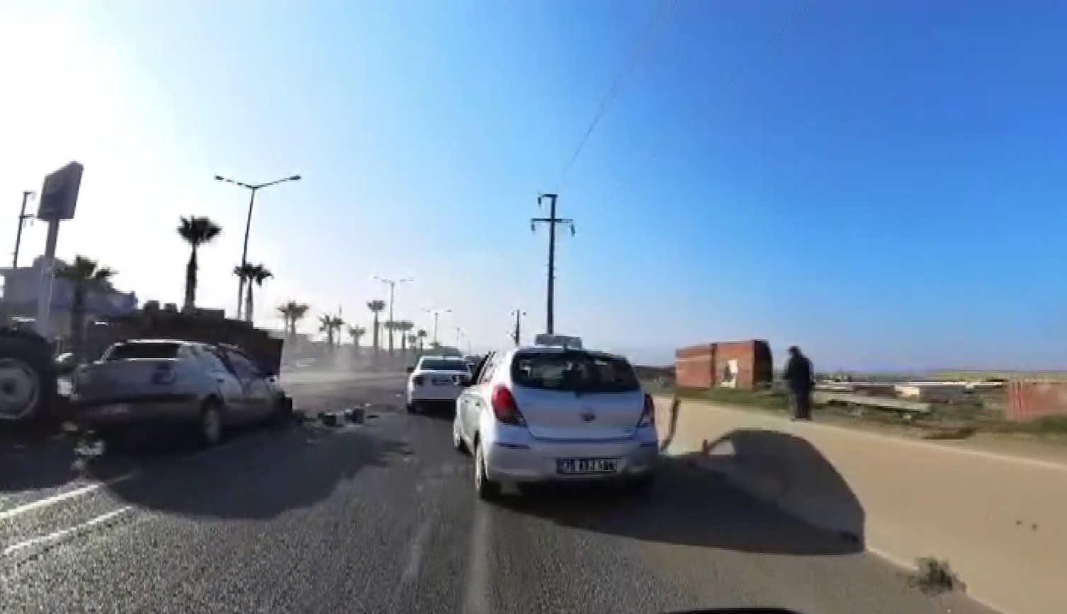 Traktörle Otomobil Çarpıştı (2)-1