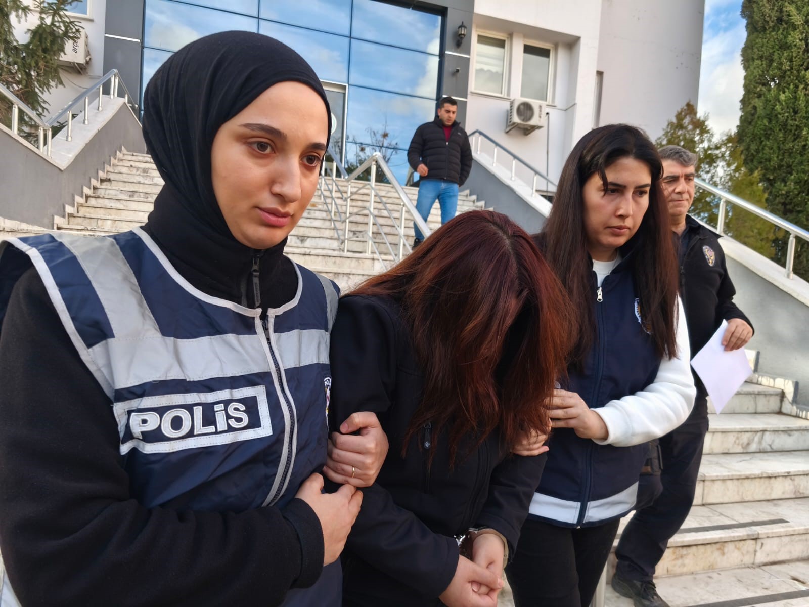 Yoğun Bakımdaki Bebeği Darbeden Hemşire Tutuklandı (2)