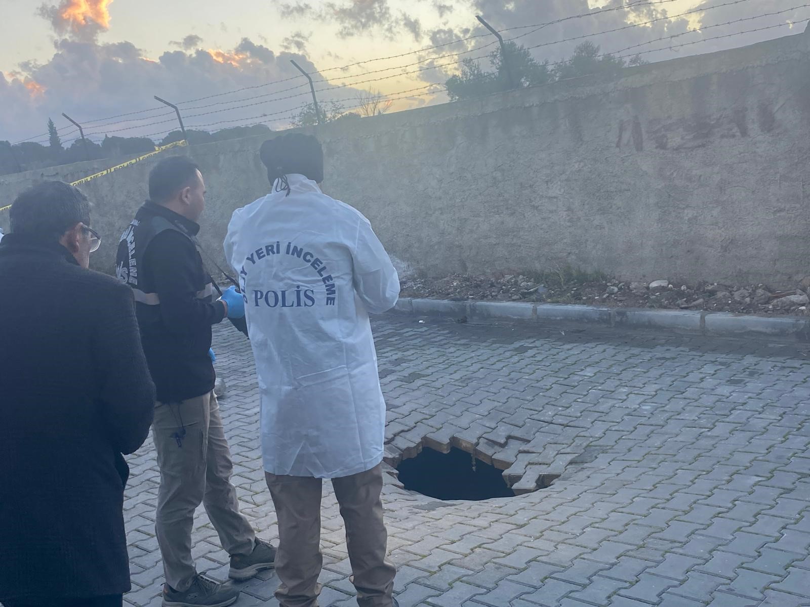 Yol Çöktü, Insan Kemikleri Çıktı (4)