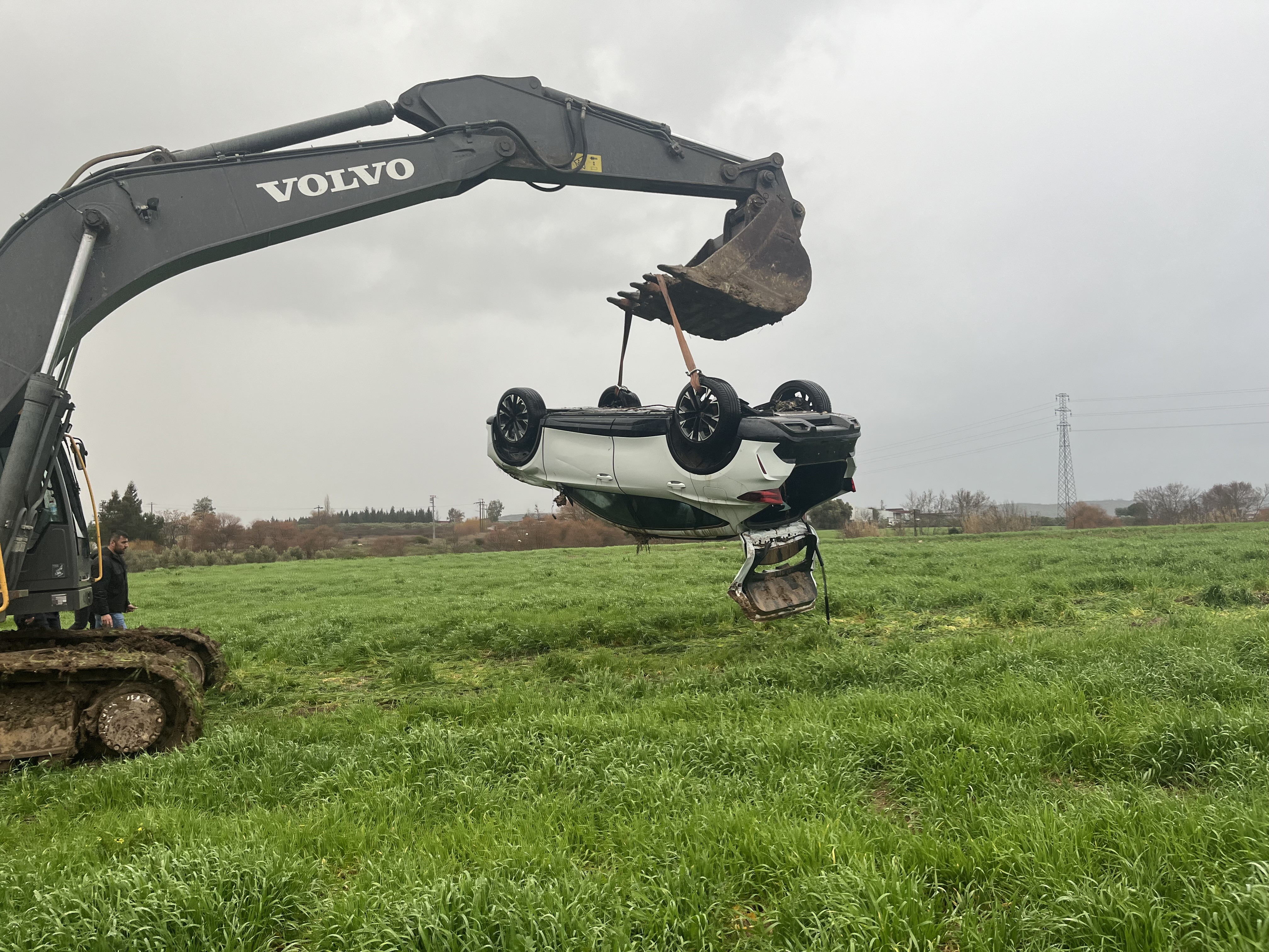 21 Ve 16 Yaşlarındaki 2 Kız Kardeş Hayatını Kaybetti (4)