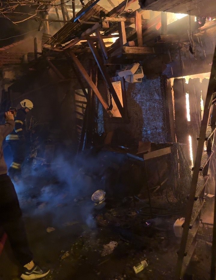 85 Yaşındaki Kadın Yangında Hayatını Kaybetti (2)