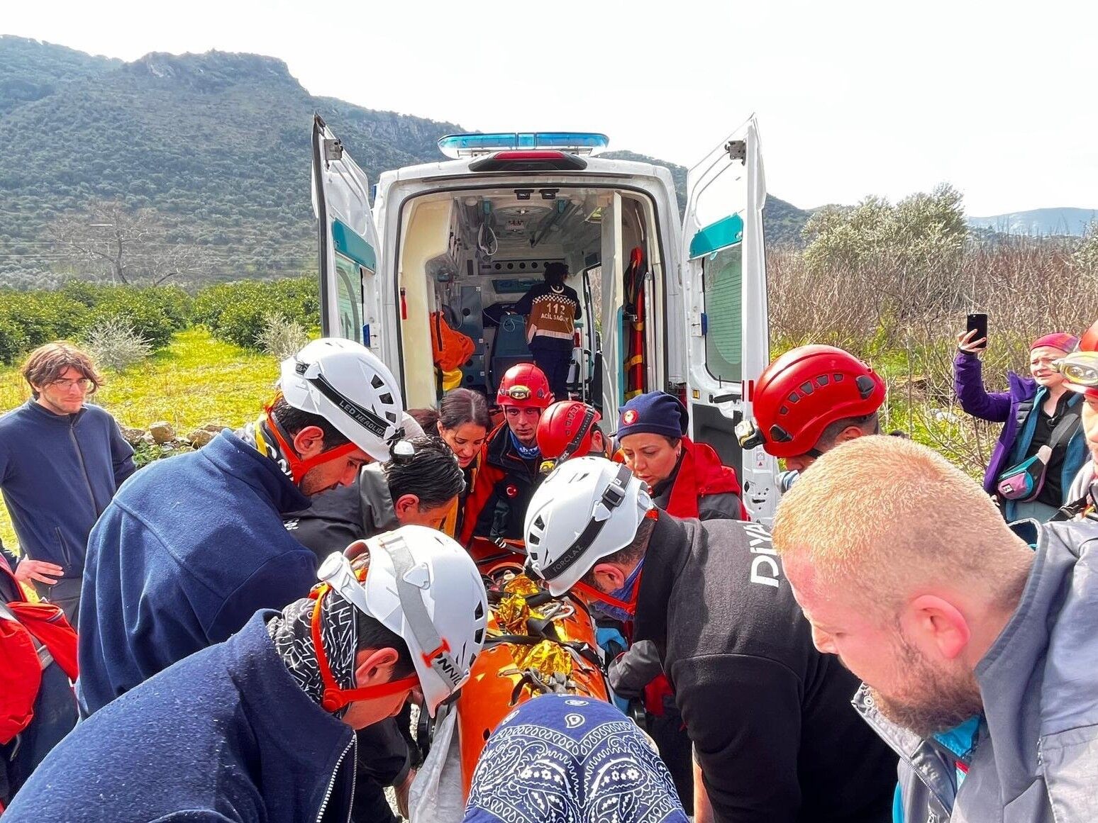 9 Saat Boyunca Mağarada Kurtarılmayı Bekledi (3)