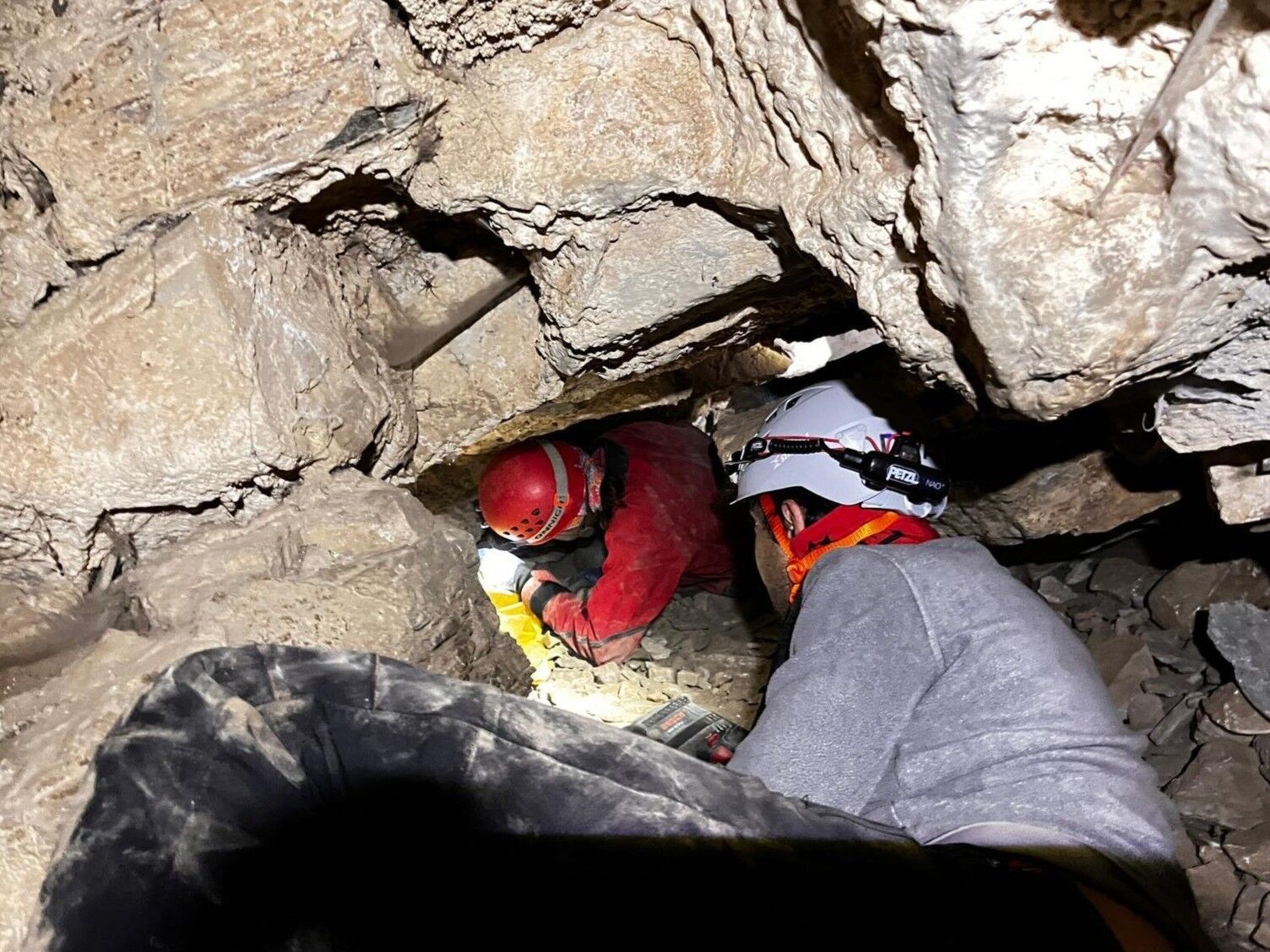 9 Saat Boyunca Mağarada Kurtarılmayı Bekledi (6)