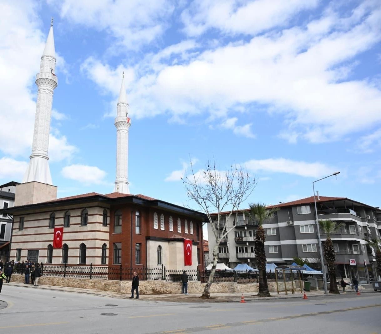 Abdülkadir Geylani Camisi Ibadete Açıldı (2)