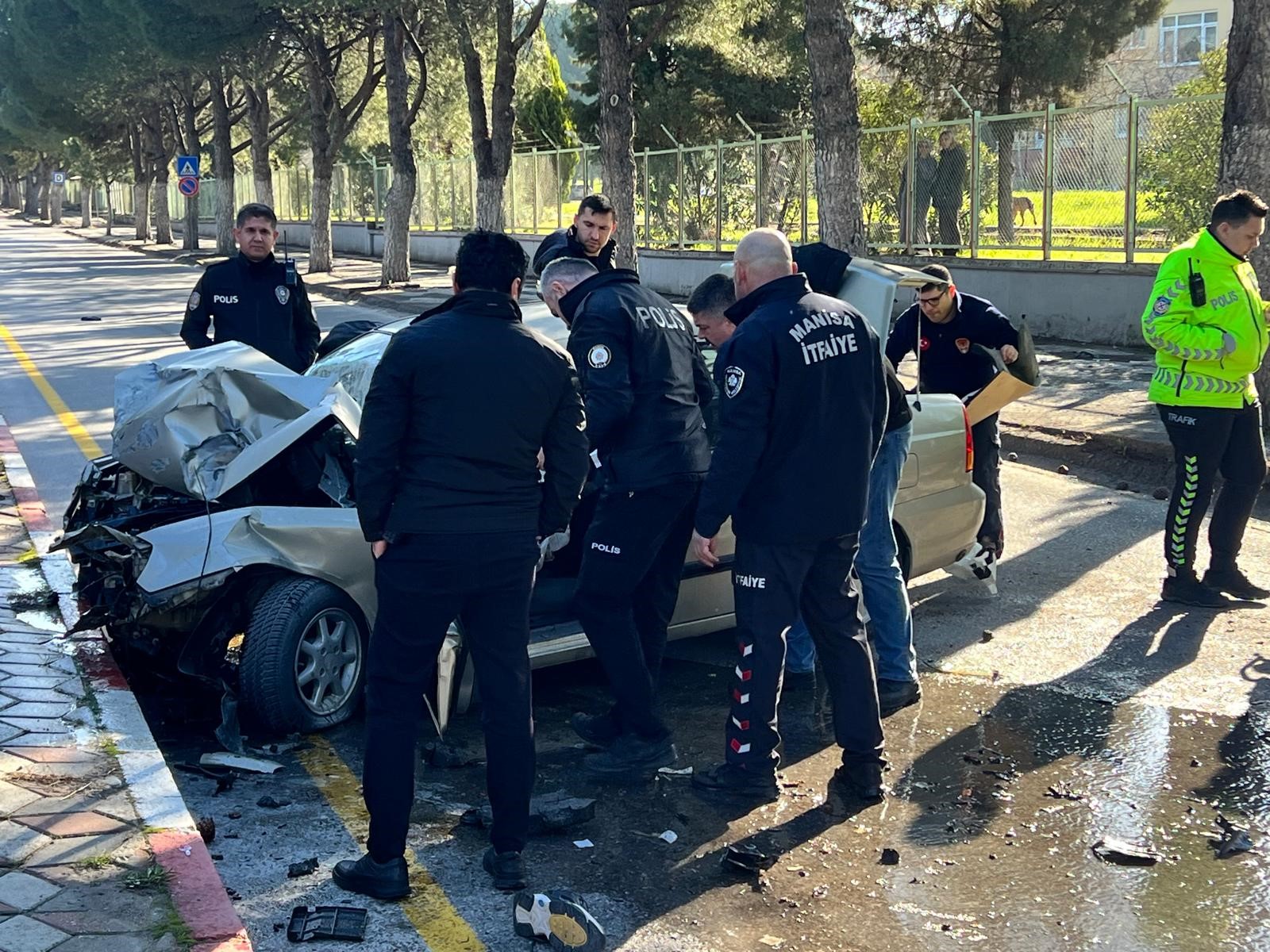 Amcasının Aracını Izinsiz Aldı, Kaçarken Kaza Yaptı (2)